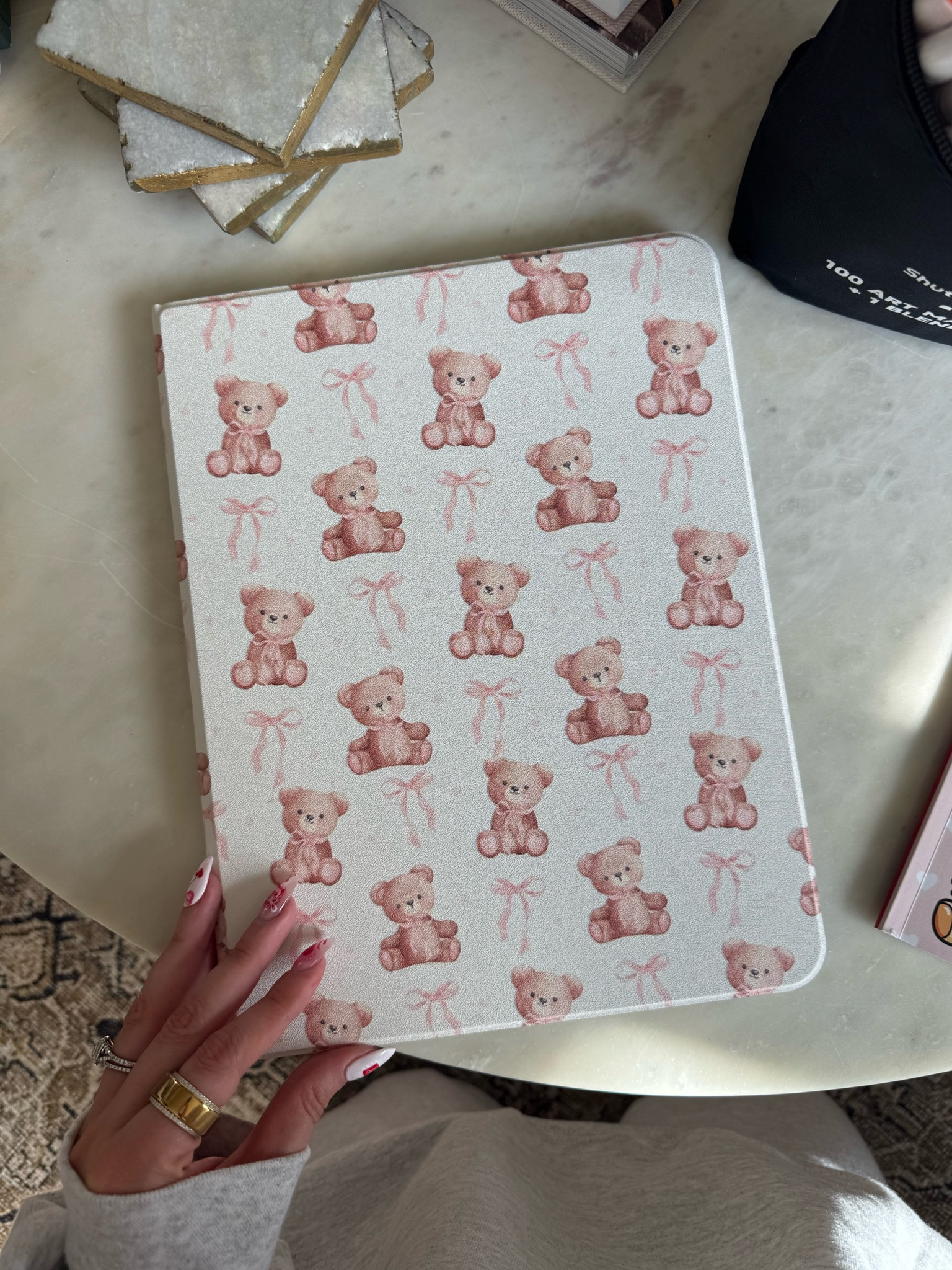 Cutest iPad case 🧸🎀 made me so happy!

Etsy find, small shop, teddy bears and bows, iPad Pro case, iPad cover, Etsy love 

#LTKFindsUnder50 #LTKHome