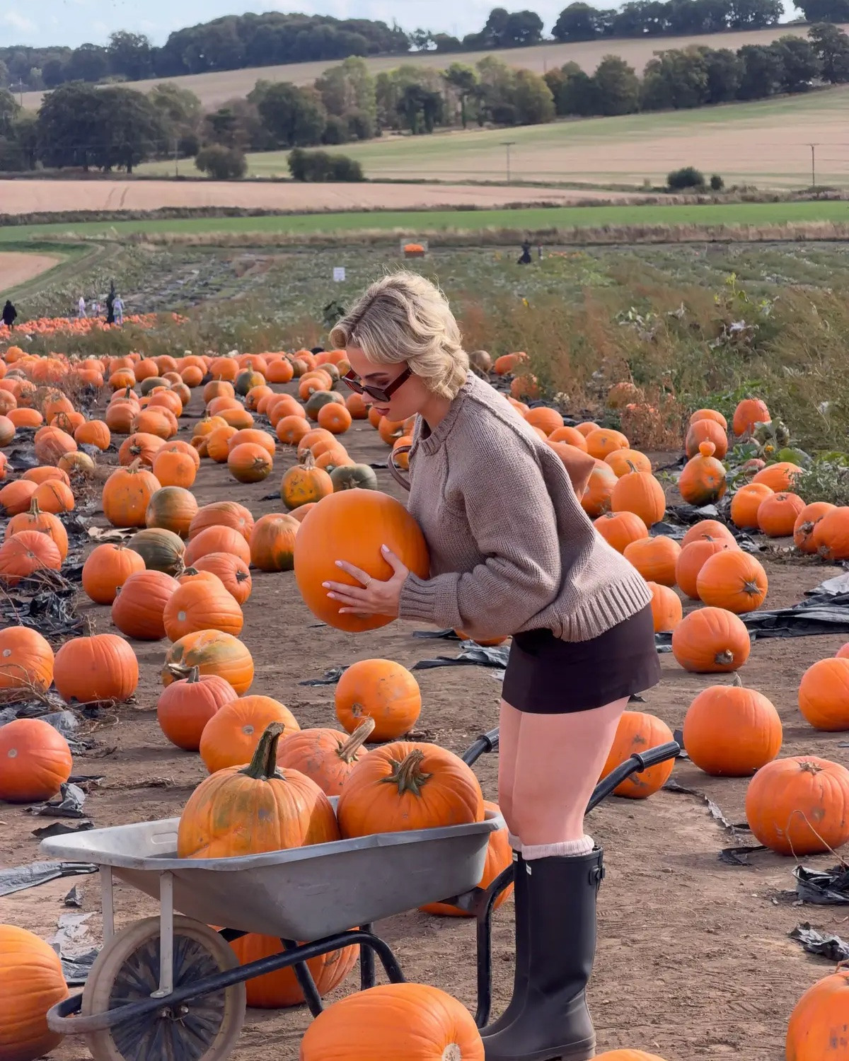 Pumpkin picking season is here 🎃🍂 The cosiest autumn outfit, wellies on, crisp countryside air and a little pumpkin patch stroll. 🤎✨

#PumpkinPicking #PumpkinPatch #AutumnOutfit #AutumnStyle #CozyOutfit #CosyAutumn #AutumnFashion #Wellies #WellieStyle #PumpkinPickingOutfit #AutumnAesthetic #CosyStyle #CountrysideStyle #FallOutfit #AutumnVibes

#LTKFashionMonth #LTKautumn #LTKstyletip