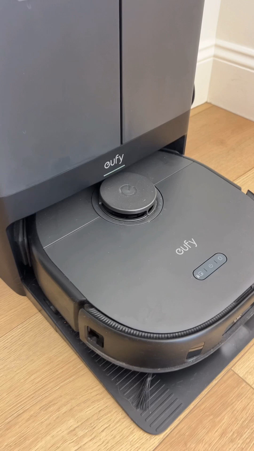 This little robot vacuum has been a game changer 🙌🏼 It keeps the floors clean without me having to think about it

#LTKU #LTKHome #LTKmorningroutine