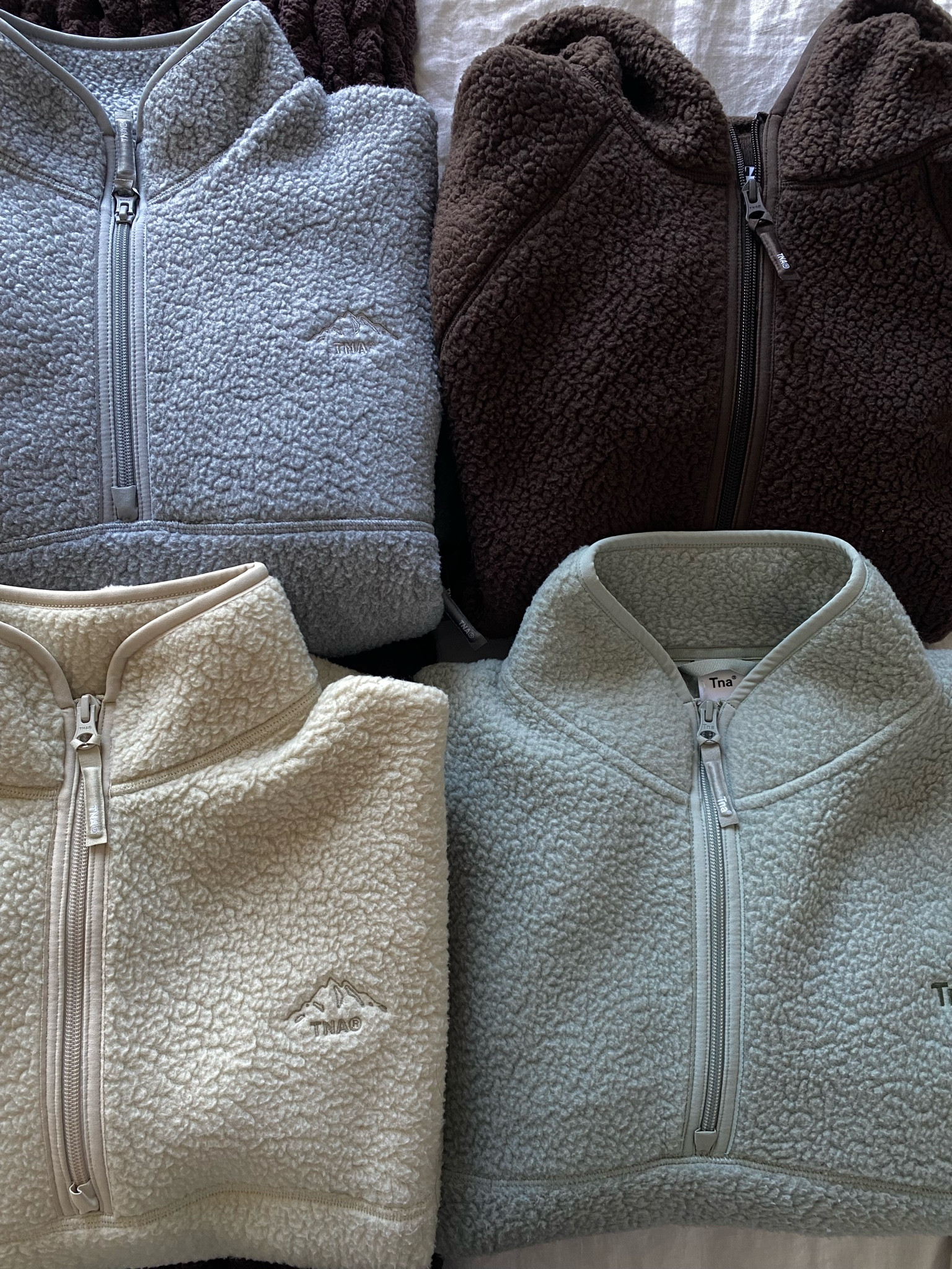 Aritzia Fleece Collection🧸🤎

(mint color was limited edition 2022)

#aritzia #aritziabasics #aritziafleece 

#LTKSeasonal #LTKGiftGuide