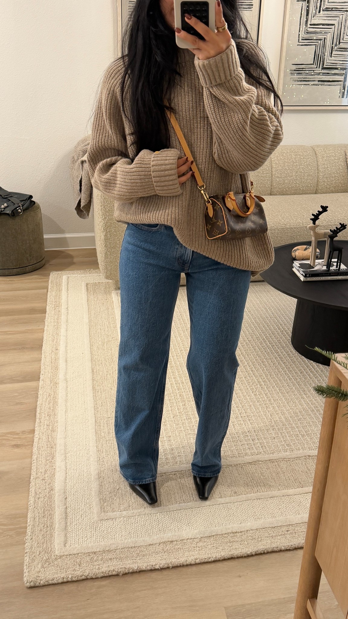 Cozy dinner fit!
Size 27 jeans 
Medium sweater 