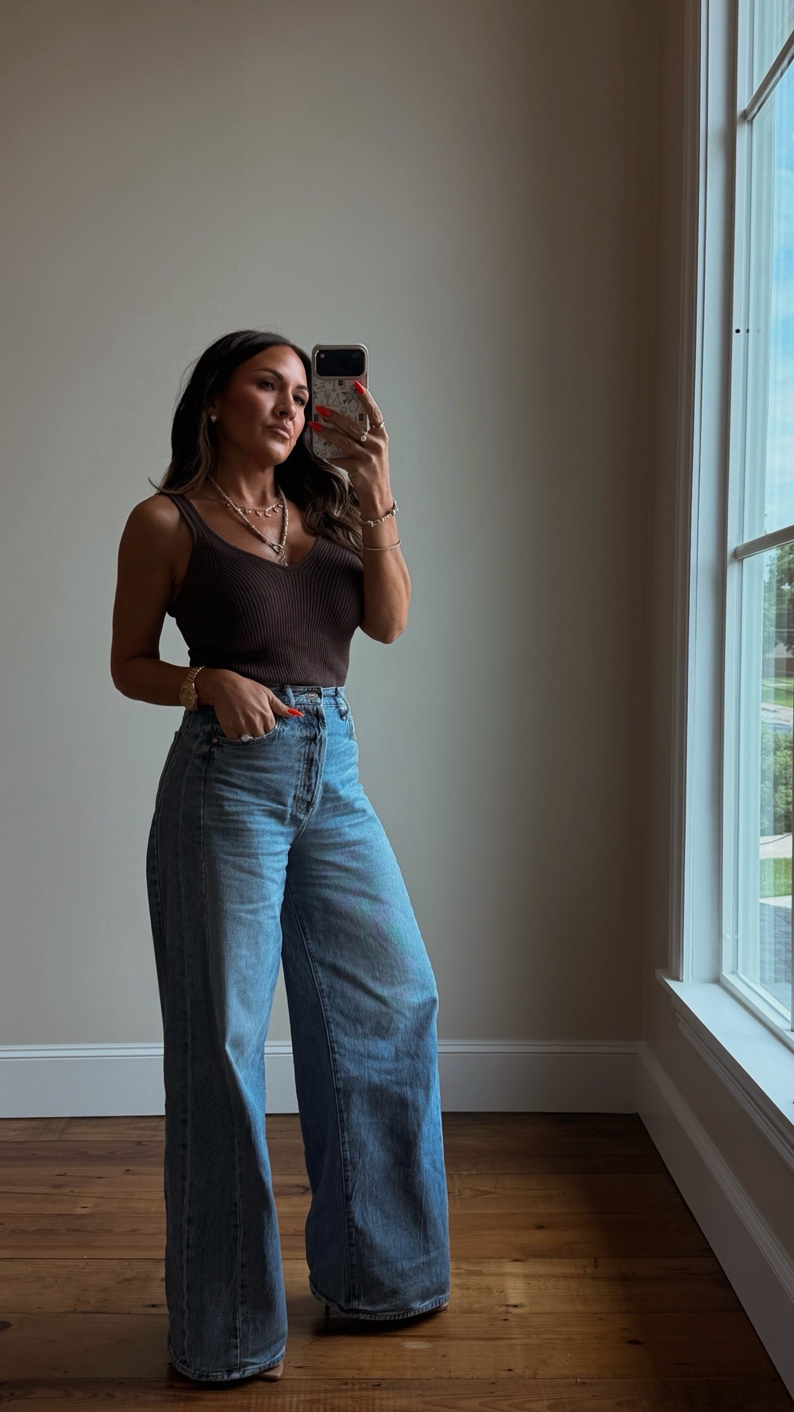 Today’s ootd 🤎

In a small in tank 
24 in Jeans