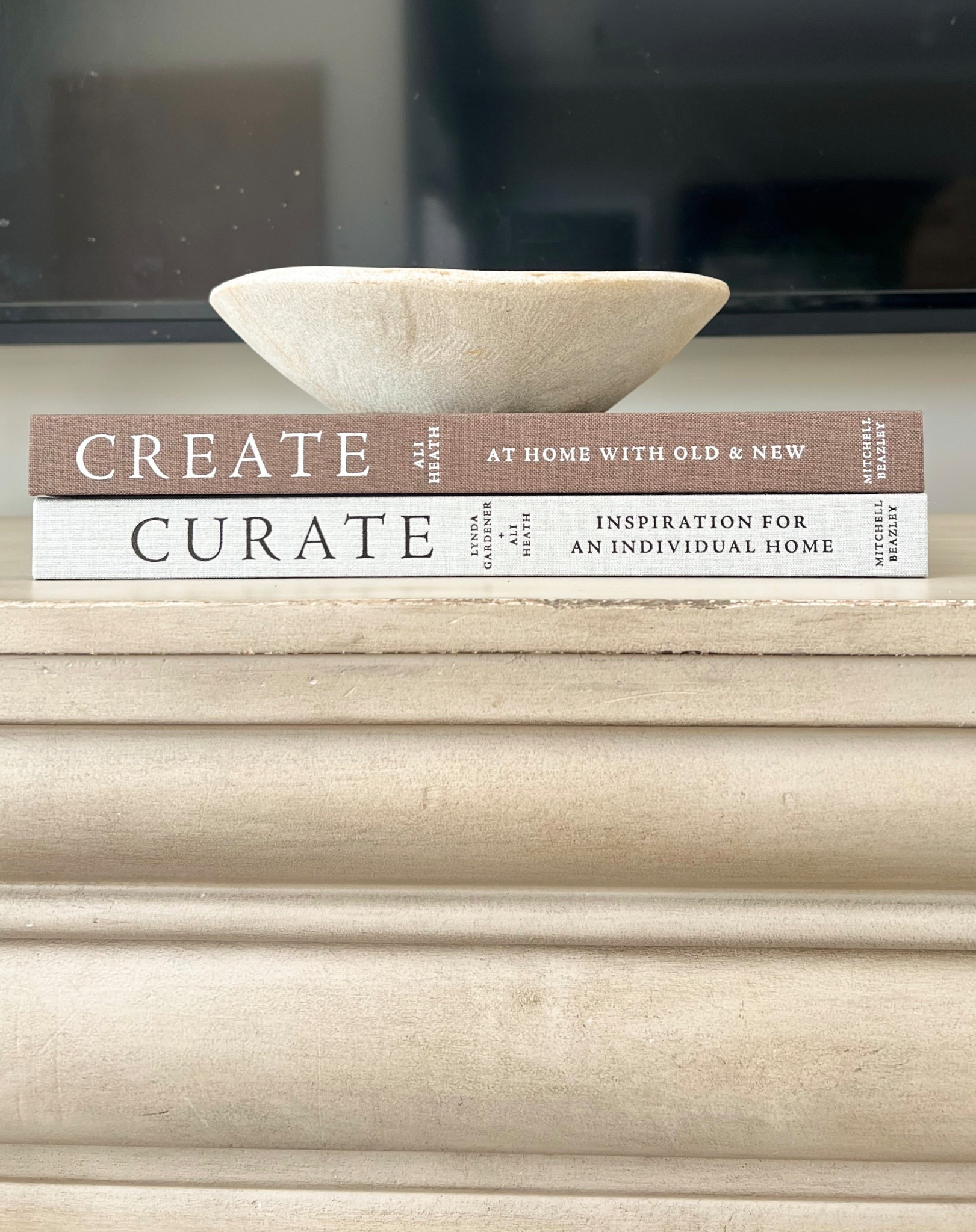 Books ❤️

#LTKHome #LTKU #LTKStyleTip