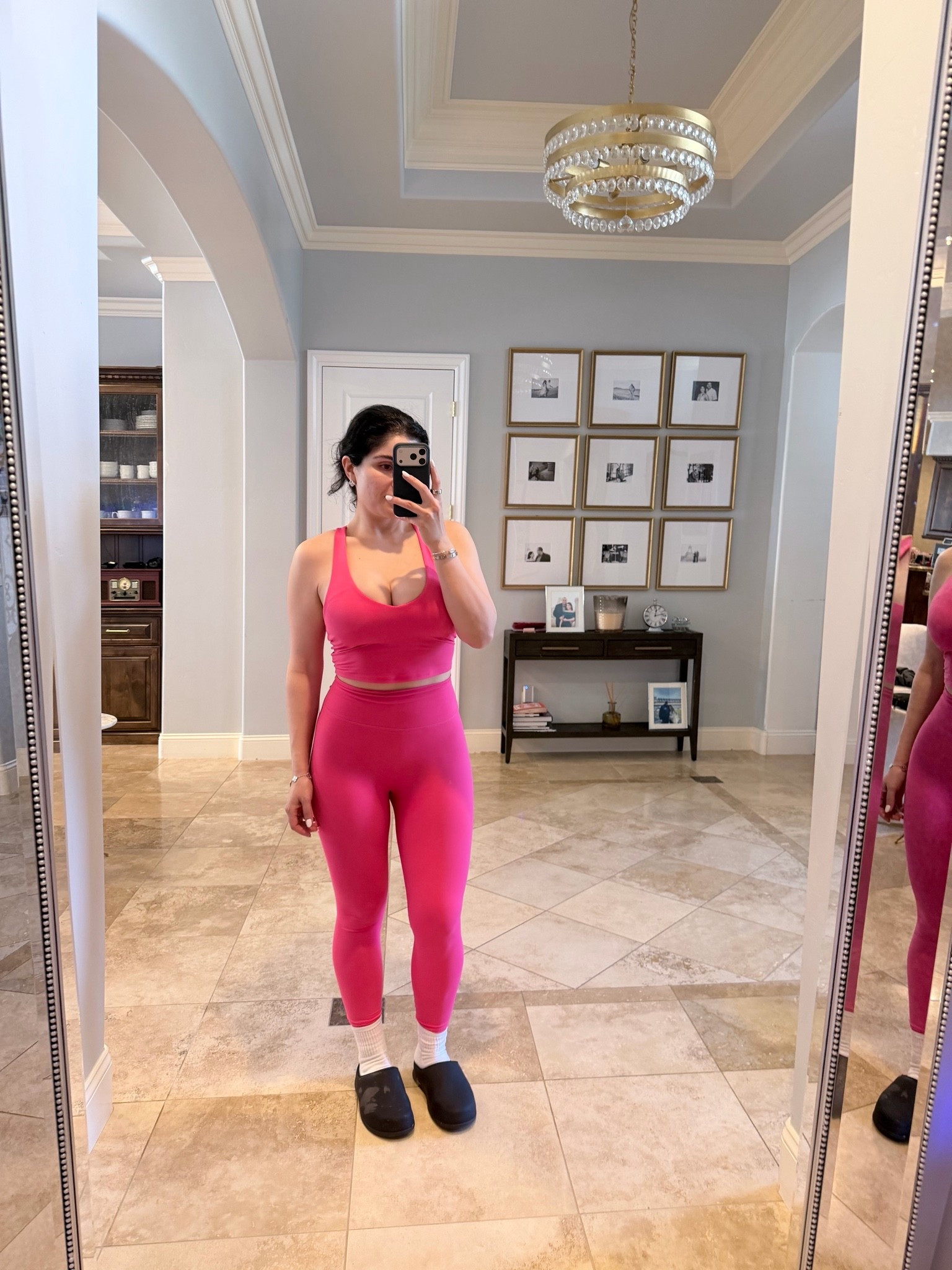 Obsessed with this comfrt set. Wearing a size medium. 
Activewear 
Pilates outfit

#LTKootd #LTKfitnessgoals #LTKMothersDay