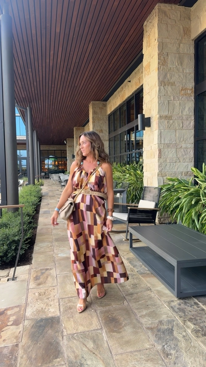 Can you even believe this fun print!? 😍
Runs long. I’m 5’3” and belted to raise the length.

#LTKCon #LTKSeasonal #LTKOver40