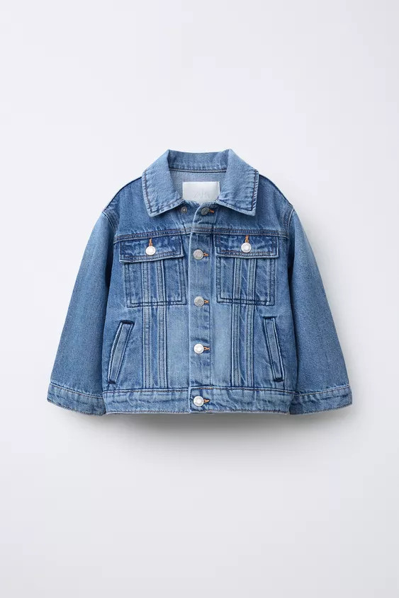 Denim jacket with a shirt collar and long sleeves with buttoned cuffs. Snap-button fastening at t... | Zara UK