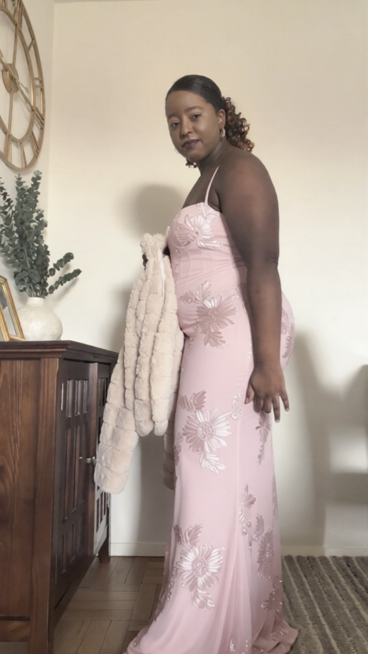 If the dress code is garden or daytime wedding 🌸
This pink floral option is lighter, romantic and still gives shape without feeling tight

Amazon wedding guest dress, Amazon Fashion, Amazon formal dresses, garden wedding dresses 



#LTKMidsize #LTKSaleAlert