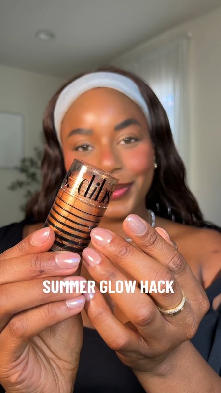Summer glow hack using the DIBS highlighter stick, this gives more of a natural sheen to the skin vs a body oil ✨ 

#summer #summerstyle #makeup #body #trends 

#LTKbeauty #LTKFestival #LTKSeasonal