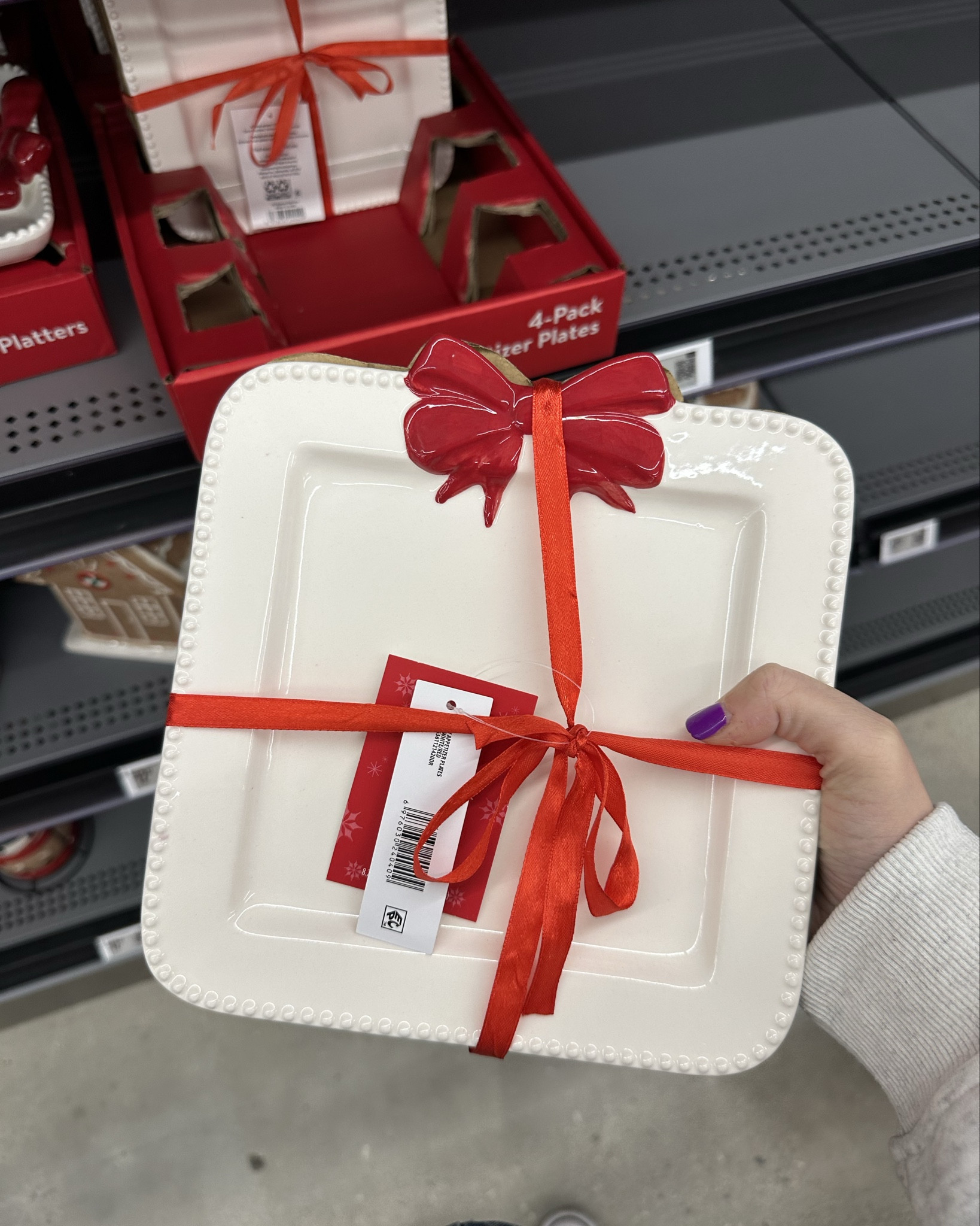 Obsessed with these bow ceramic plates & red bow serving tray! These are stunning for the holidays! Both pieces are $13 each! They look so high quality! 

The appetizer plates come in a set of 4! Perfect for a holiday party!

#LTKFindsUnder50 #LTKHome #LTKHoliday