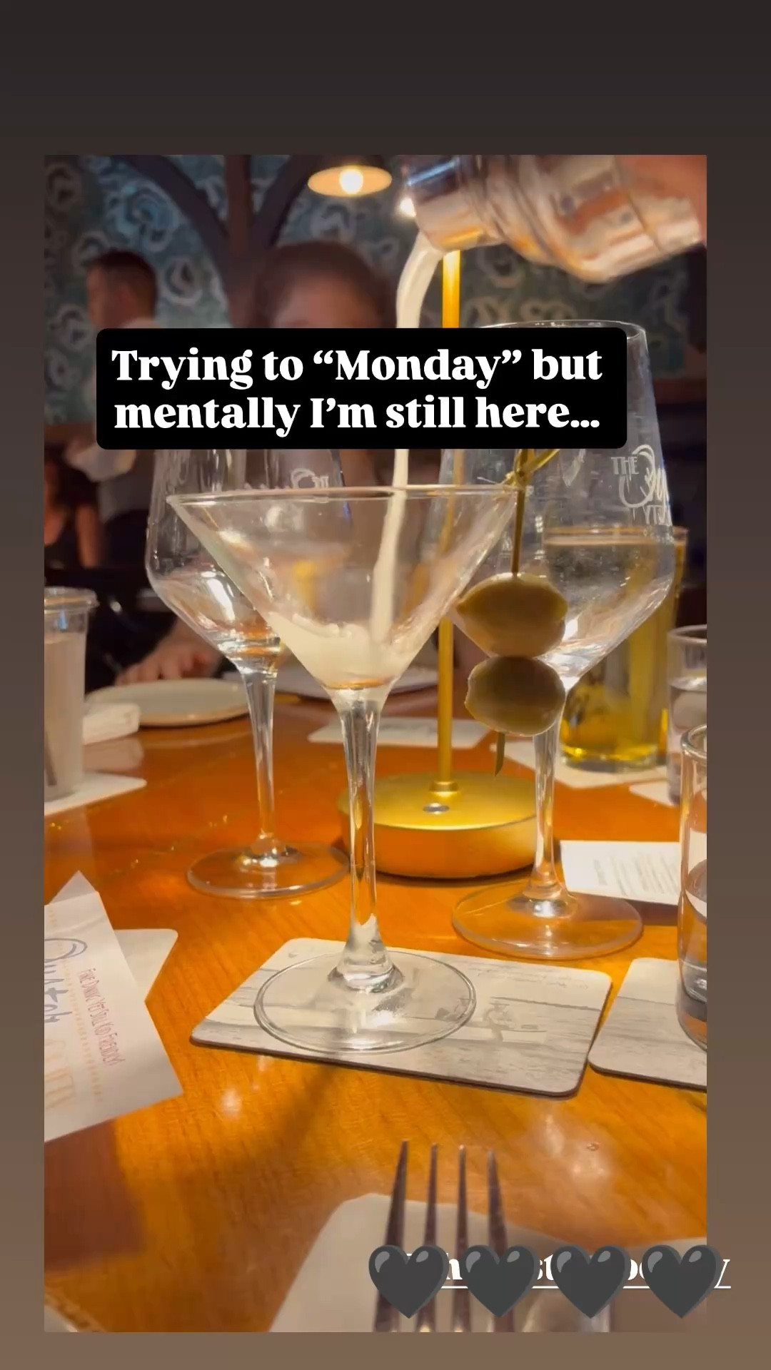 Anyone struggling to “Monday” on this cold and chilly Monday?! 🍸I’m sharing a few of my favorite adult glasses 🙋🏻‍♀️🤍