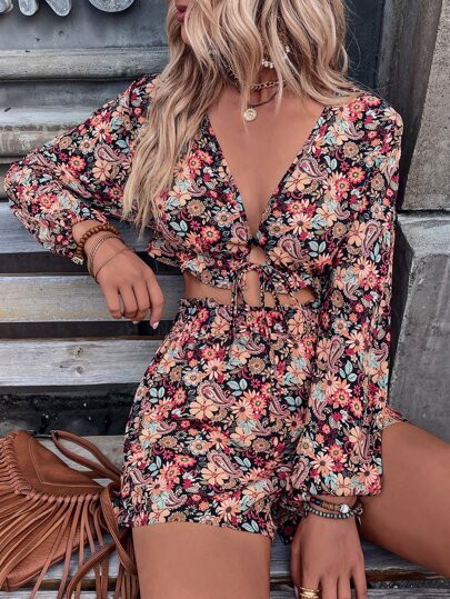 Allover Floral Print Lantern Sleeve Knot Front Crop Top & Shorts | SHEIN