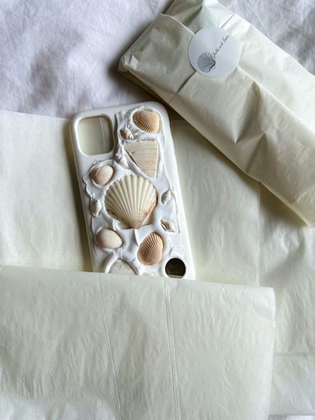 The accessory of the summer🐚

#cellphonecase #shellphone #summer #summertrends #shells #gift #giftidea



#LTKfindsunder50 #LTKtravel #LTKGiftGuide