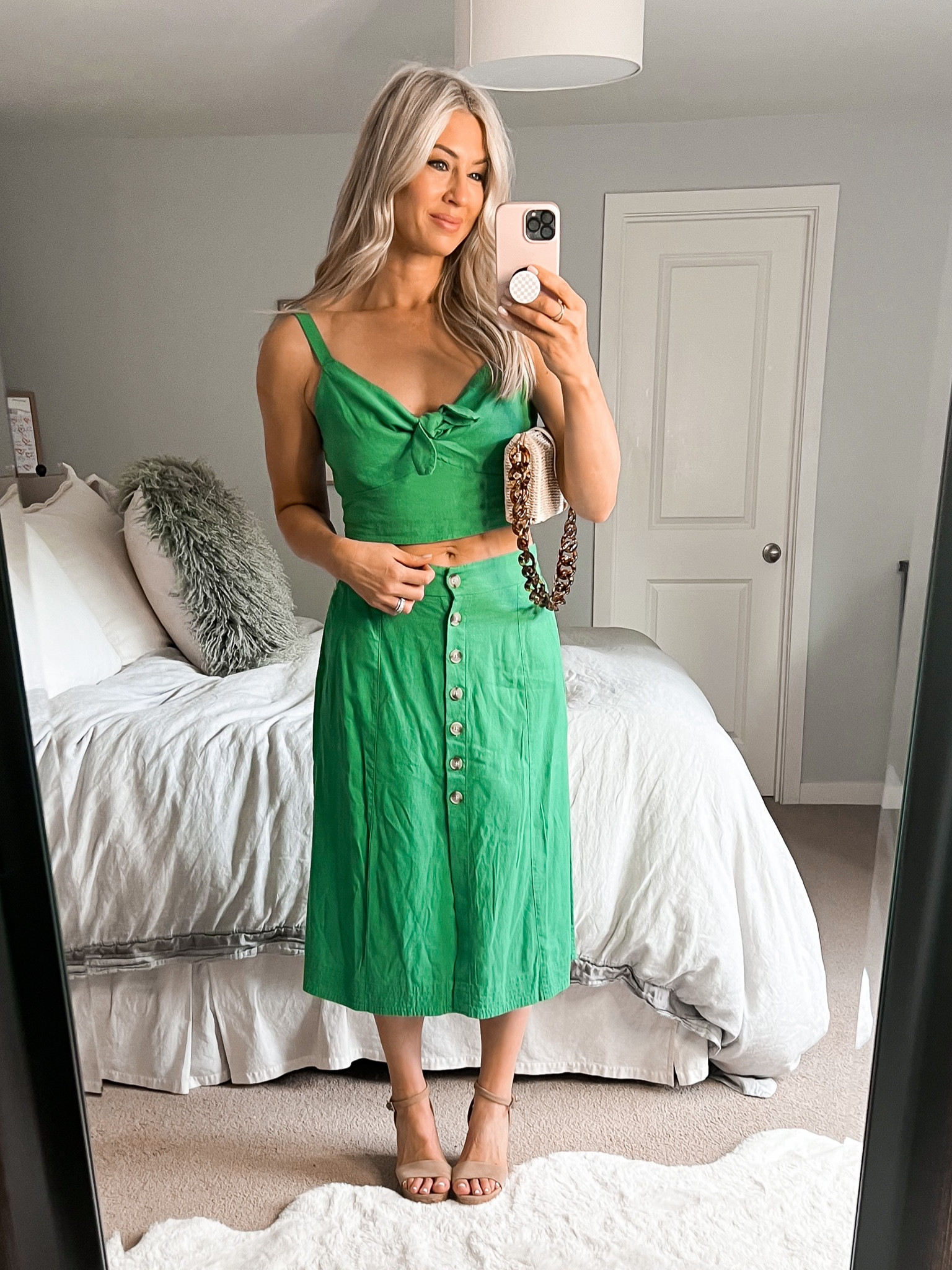 Target set 
Wedge heels 
Bag 

#LTKunder50 #LTKstyletip #LTKtravel