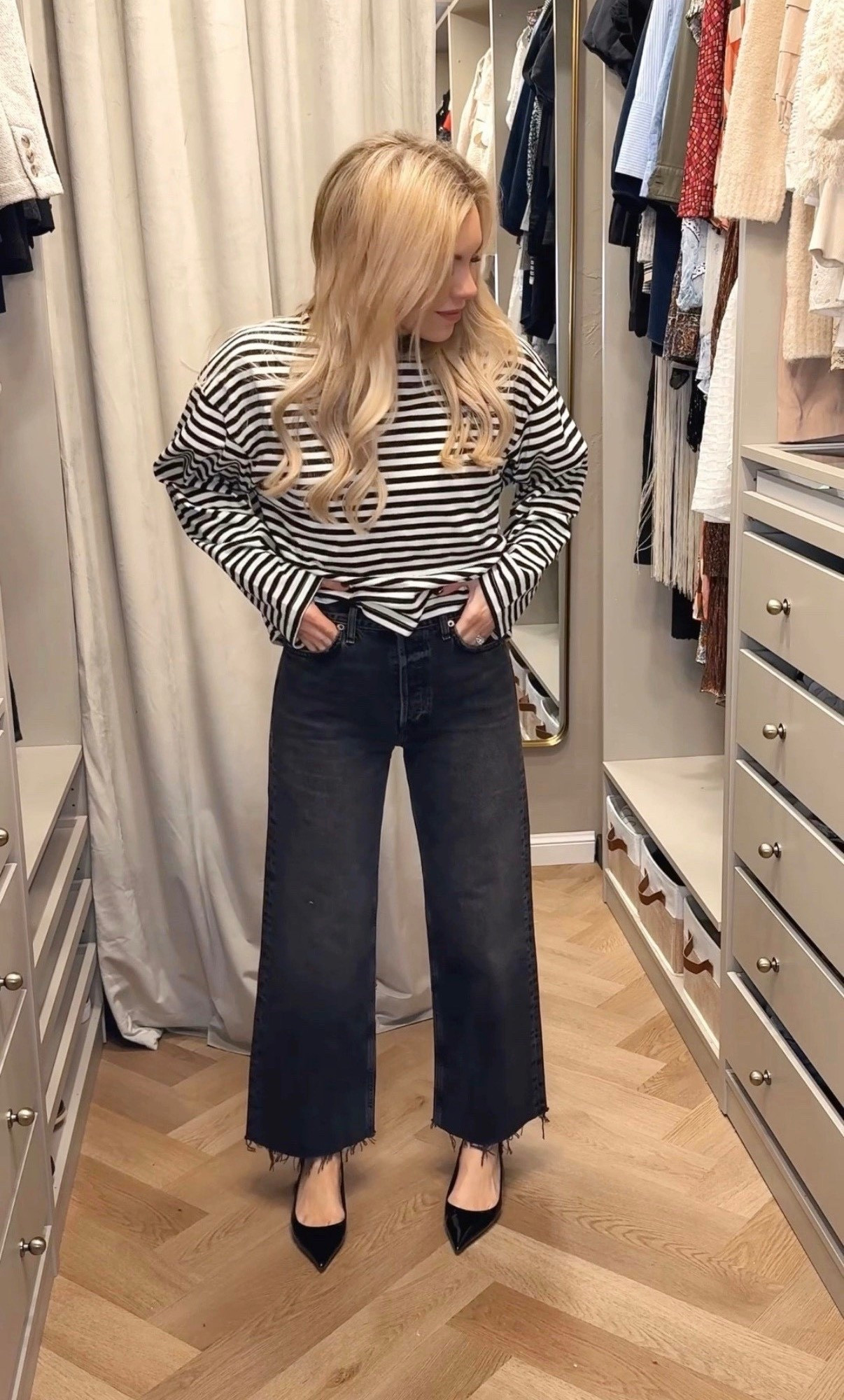 Stripe top
Mother jeans - fit TTS
Styling jeans 
White jeans 

#LTKdayinmylife #LTKgrwm #LTKootd
