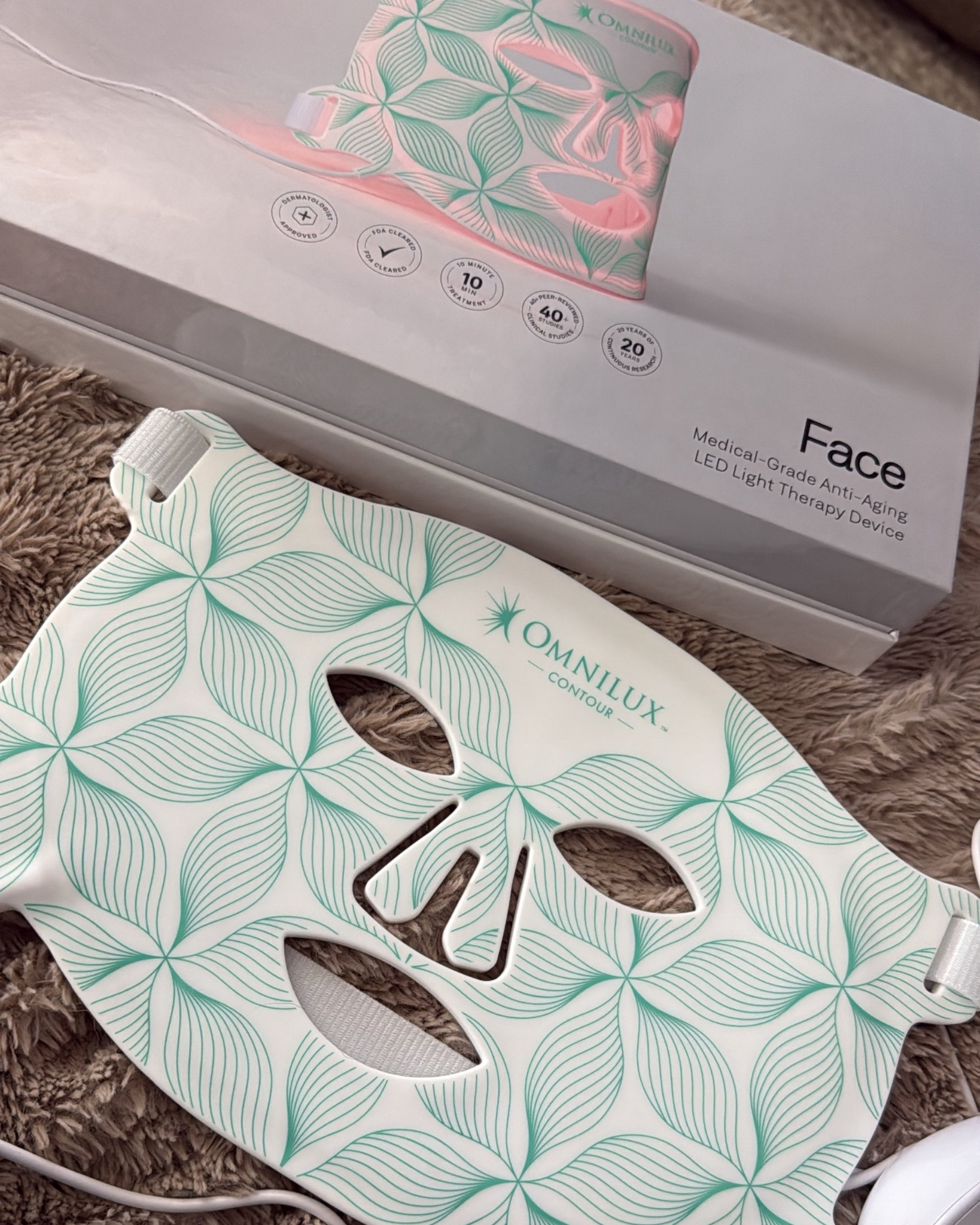 my favorite Christmas present this year 🤭 a red light therapy mask! 

#LTKmorningroutine #LTKselfcare #LTKBeauty