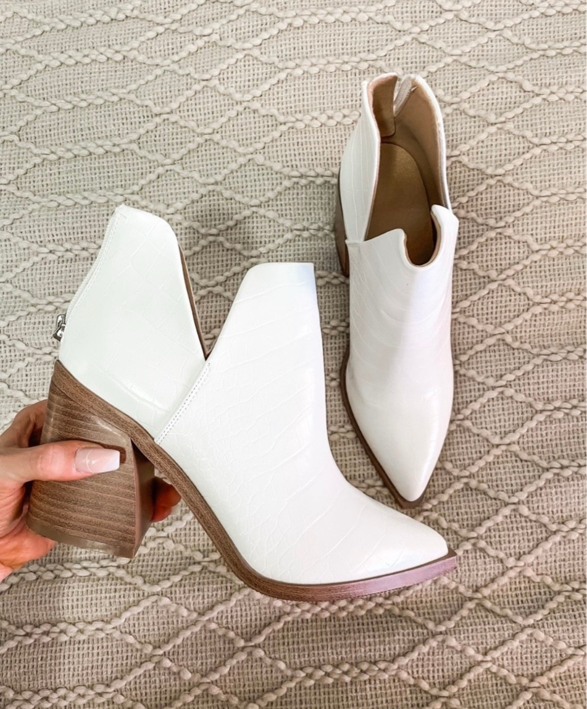 My favorite booties I own!! I get compliments almost every single time I wear them 🤍

Boots, ankle boots, white boots, fall fashion, fall must haves

#LTKSeasonal #LTKStyleTip #LTKShoeCrush