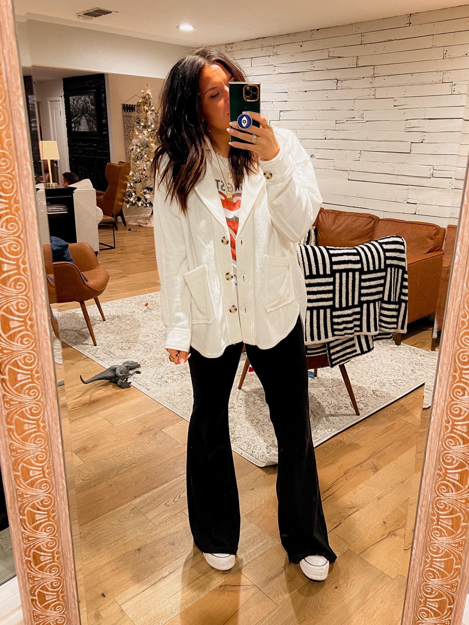 Target Style!
Cardigan: large
Tee: XL
Flare leggings: Large/Tall
Sneakers: TTS

#LTKsalealert #LTKshoecrush #LTKstyletip