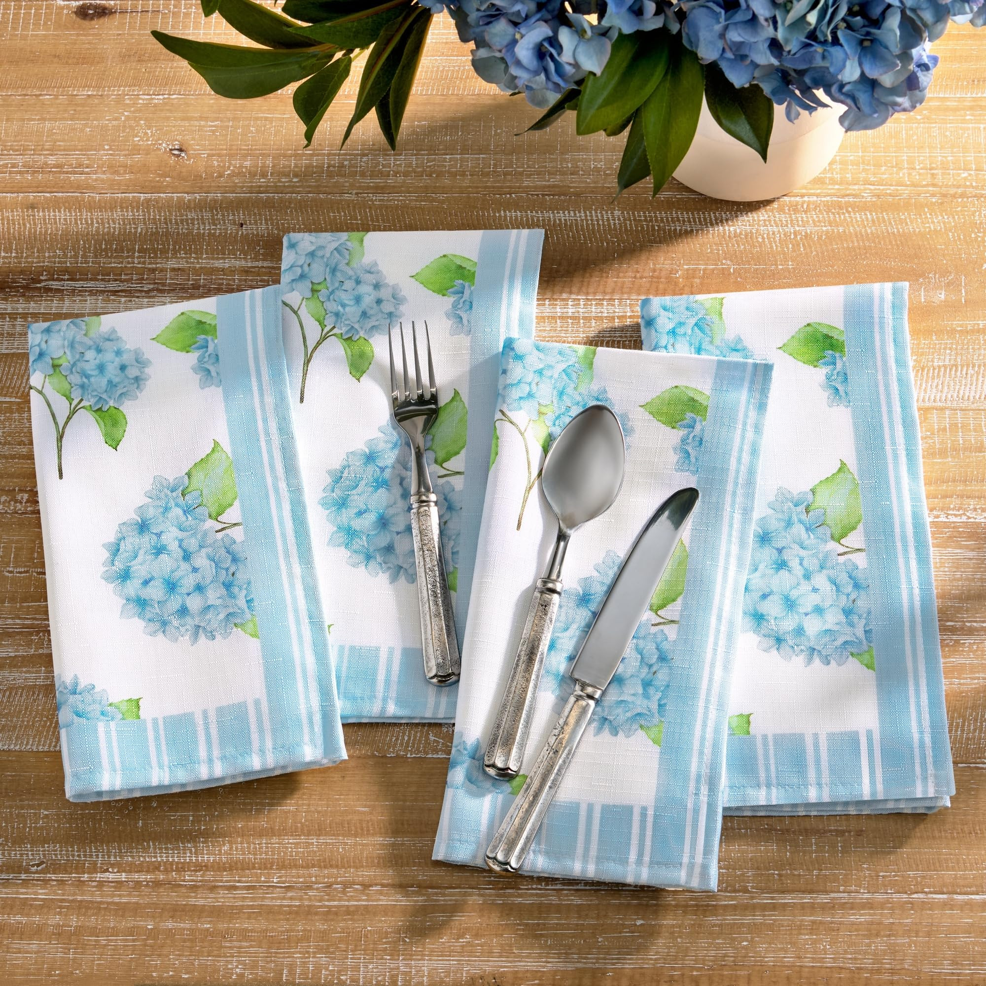 Amazon.com: Elrene Home Fashions Nantucket Hydrangea Garden Spring/Summer Cloth Dinner Napkins, Set of 4 : Home & Kitchen | Amazon (US)