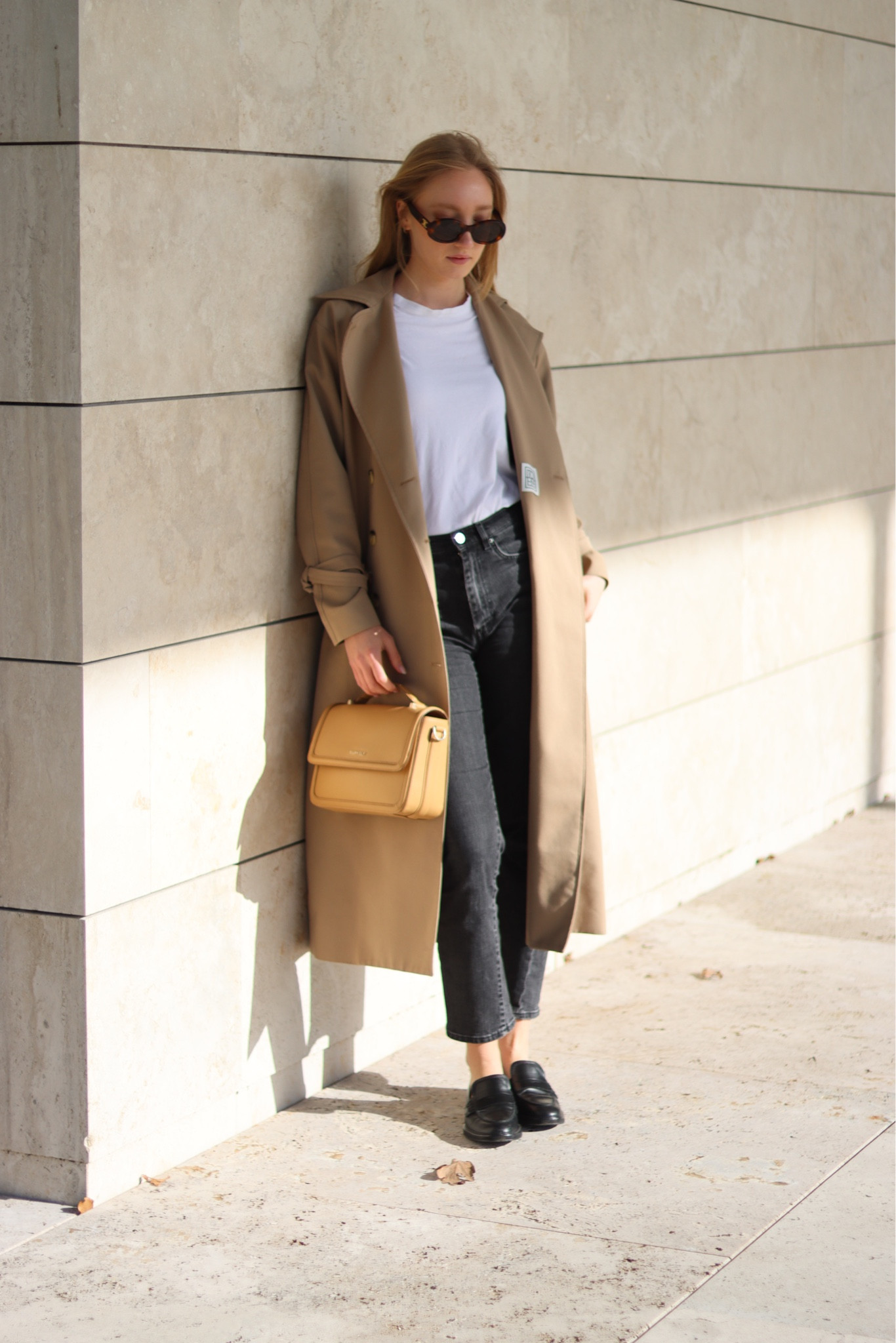 Everyday look 

Totême trench coat, beige trench coat, oversized trench coat, grey jeans, straight jeans, white t-shirt, white top, black leather loafers 

#LTKSeasonal #LTKeurope #LTKstyletip