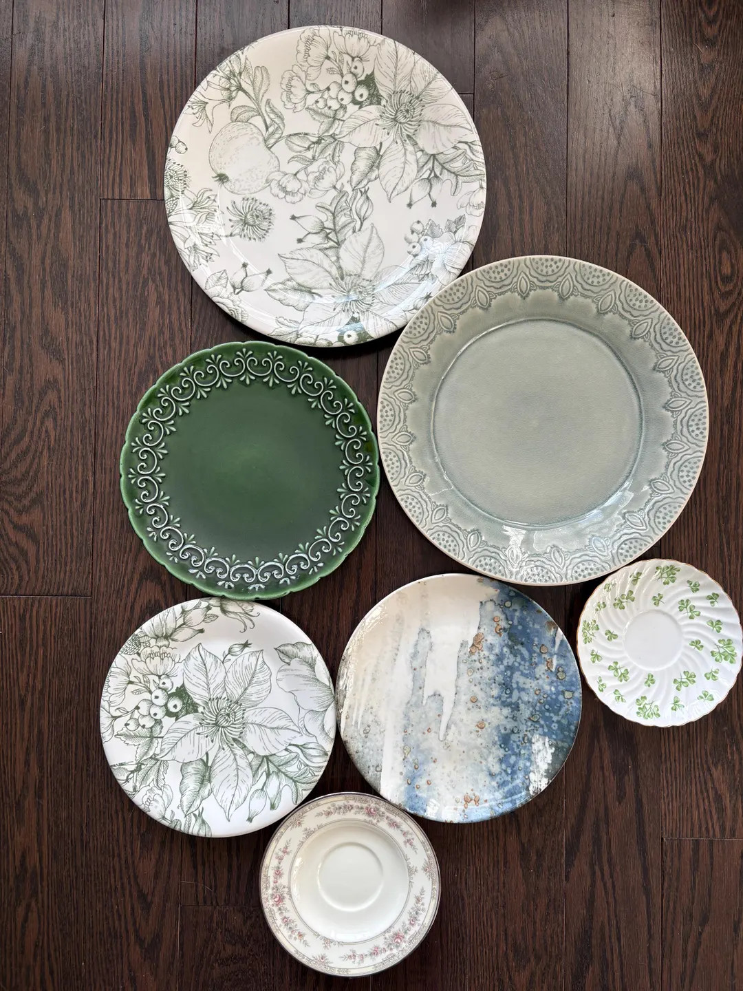 Green Modern Collection of Gallery Wall Plates, Set of 7 - Etsy | Etsy (US)