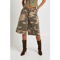 boohoo Women's Camo Print Low Rise Longline Jort | Size: 4 | Denim/Cotton/Polyurethane | boohoo (US & Canada)