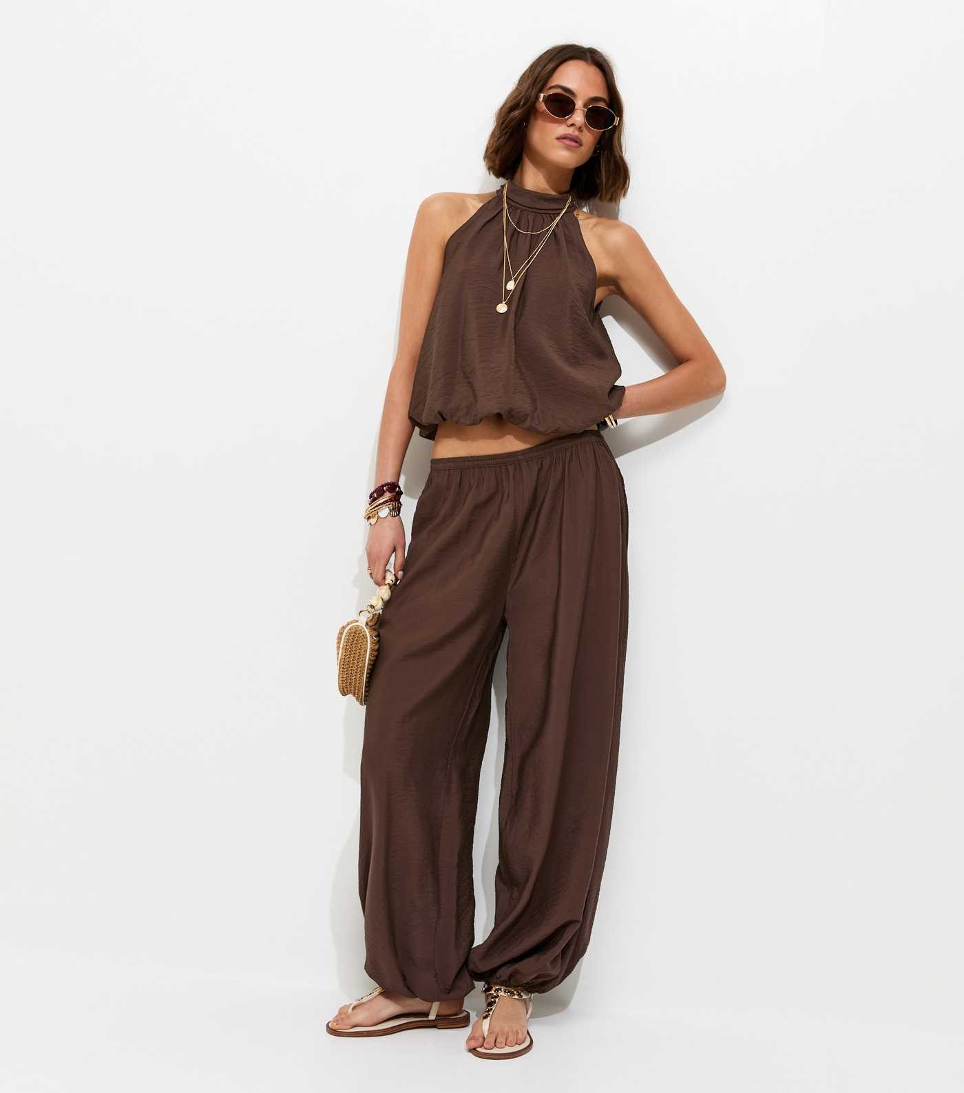 Dark Brown Cuffed Relaxed Side Slip Pocket Trousers | New Look | New Look (UK)