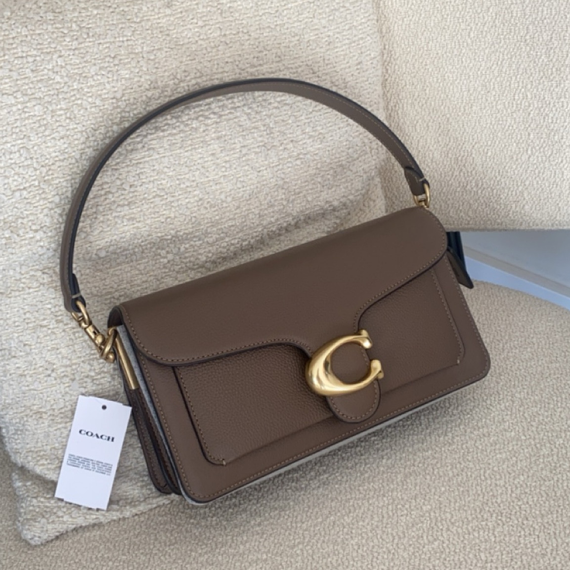 MY COACH BAG 🤍

#LTKGiftGuide #LTKstyletip