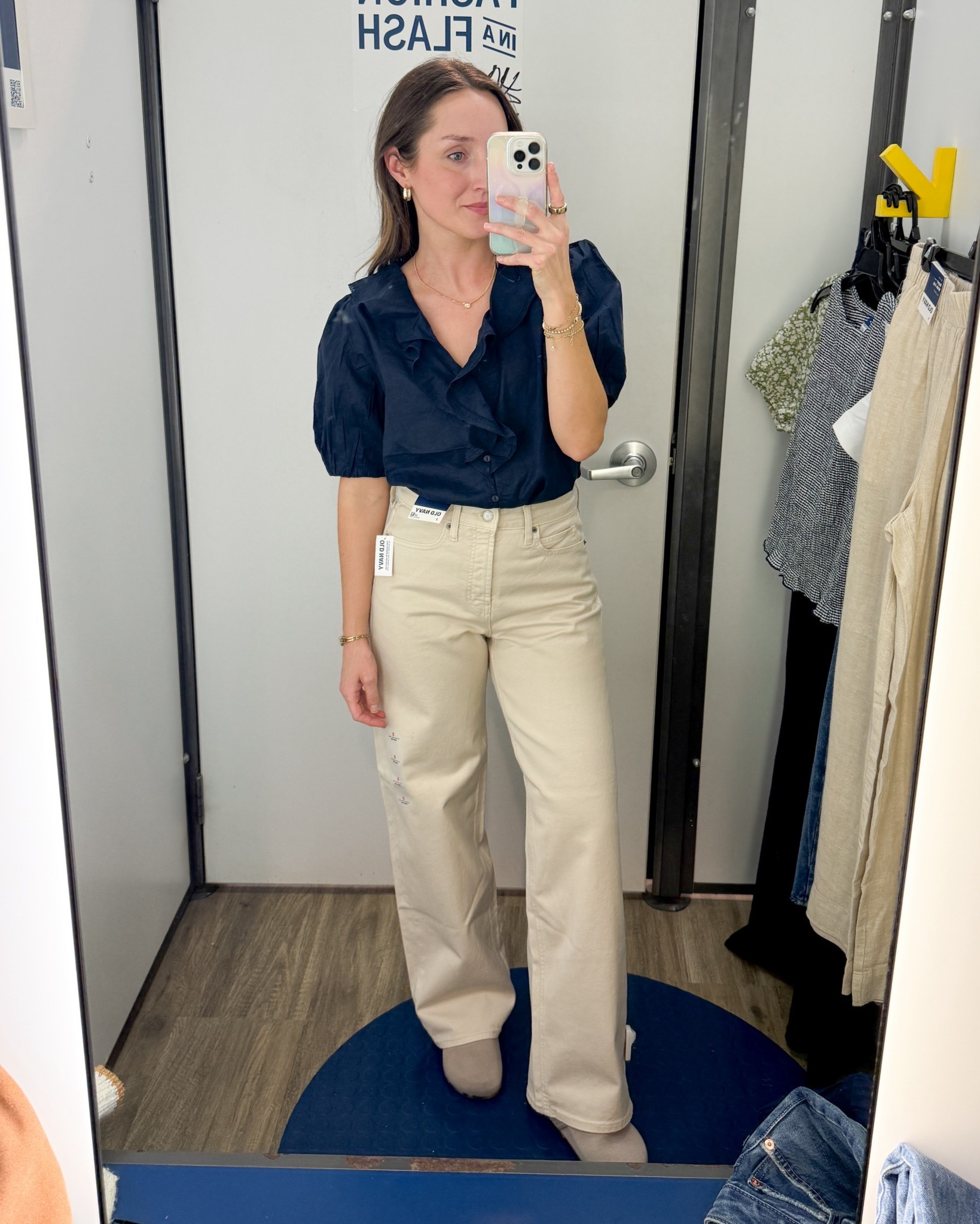 If you don’t have a pair of cream or beige colored jeans, this is a great option. I’m wearing a size 2 and an XS in the top. ￼