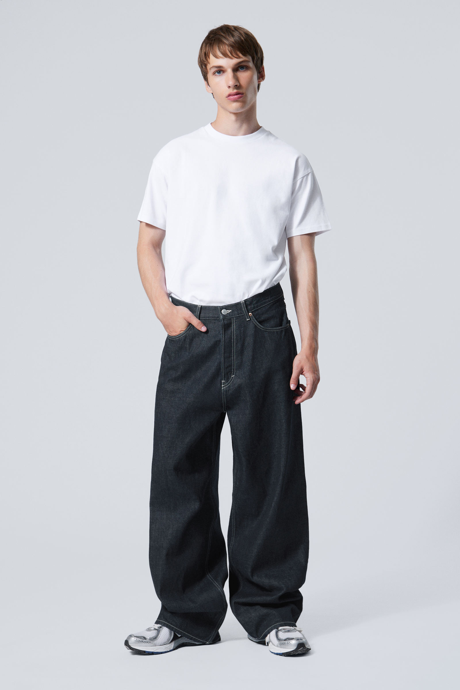Astro Loose Baggy Jeans | Weekday