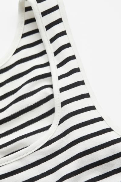 Cropped vest top - White/Striped - Ladies | H&M GB | H&M (UK, MY, IN, SG, PH, TW, HK)