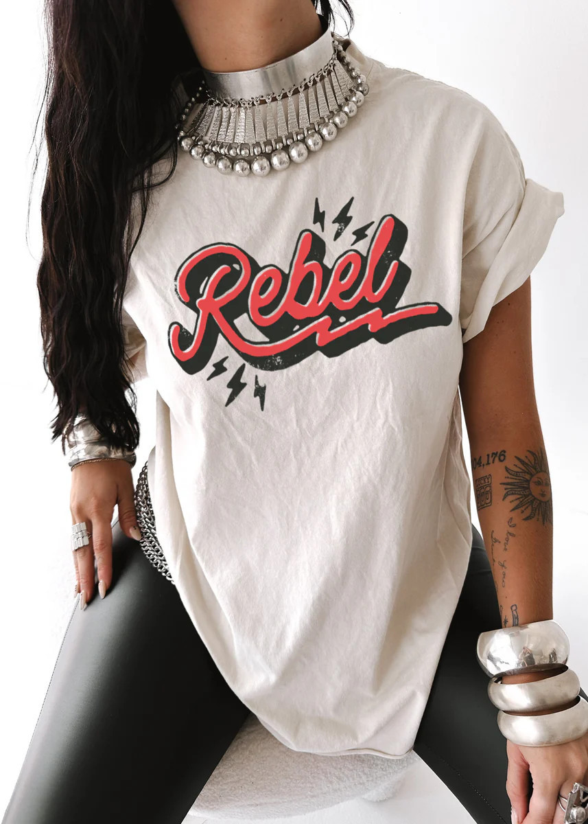 REBEL SIDE SLIT TEE | Pebby Forevee