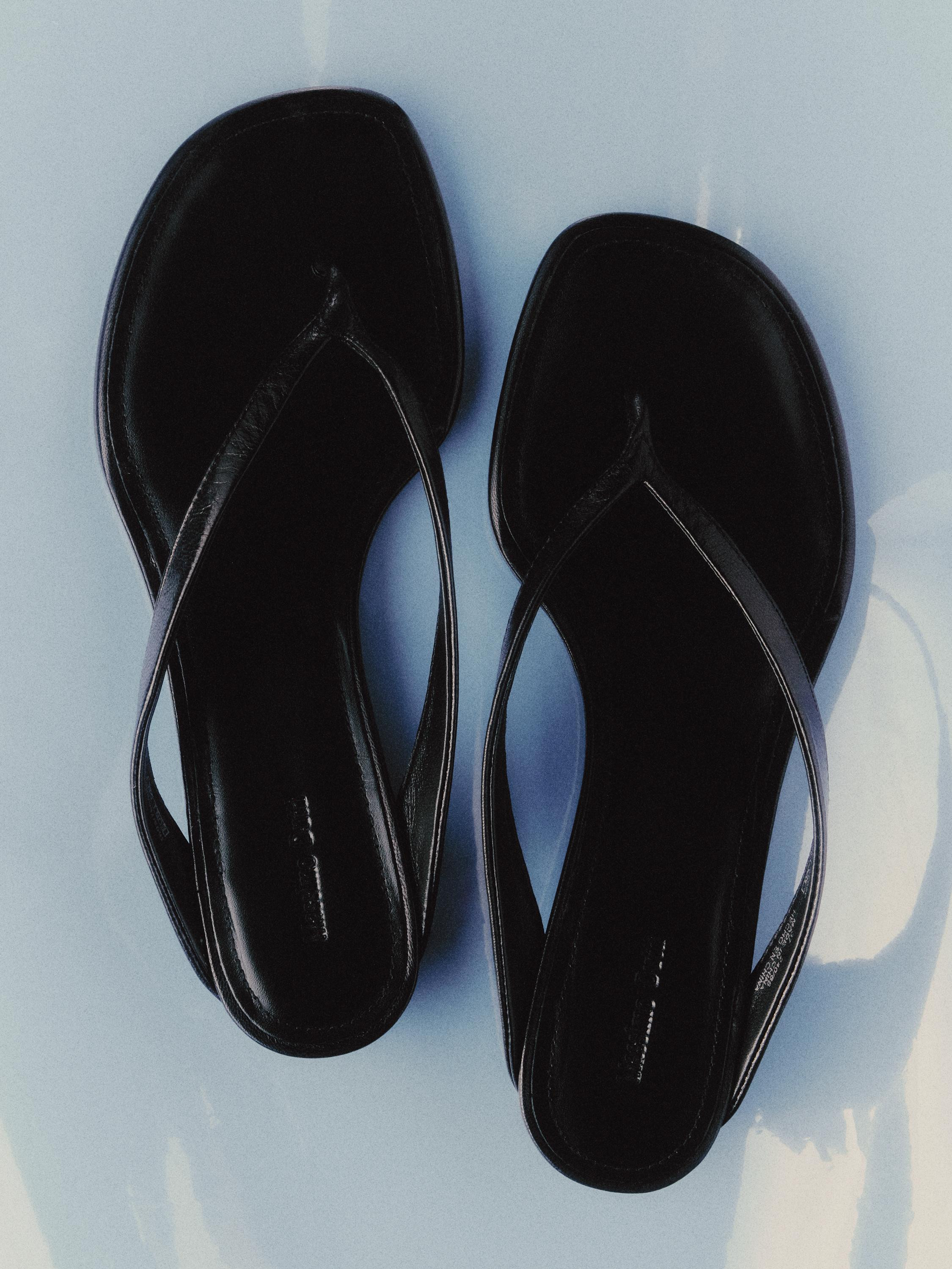 Mid-heel sandals with toe divider | Massimo Dutti US