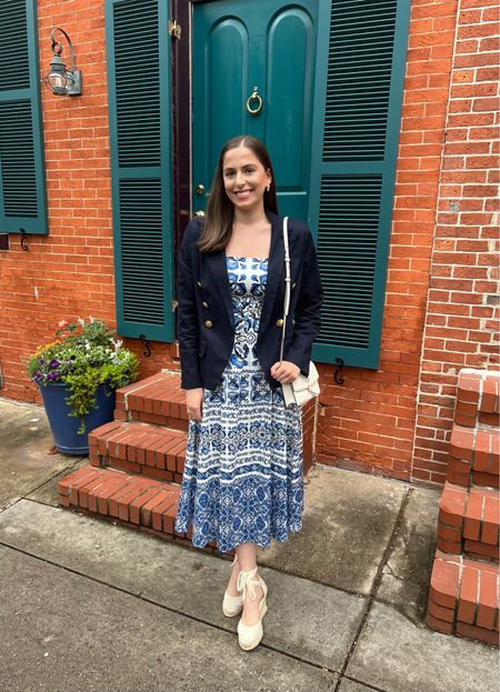 It’s grad 🎓 season! My nephew graduated this weekend down in Baltimore so we went to celebrate 🎉 (in style of course)


Tuckernuck, blue and white, Majorca tile, espadrilles, wedges, navy blazer, double breasted blazer, white cross body bag, graduation outfit, spring outfit, summer dress, belted dress, blue and white dress, Baltimore

#LTKFindsUnder100 #LTKSeasonal #LTKStyleTip