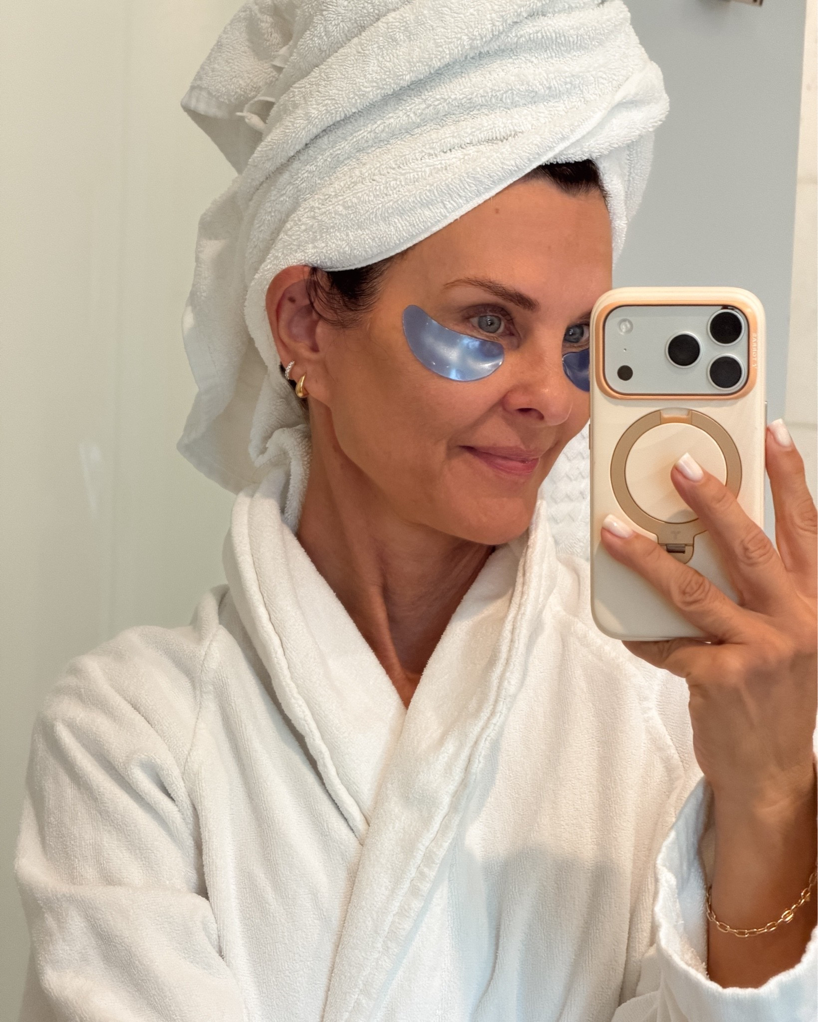 Hydrating vacation self care with the @Summer Fridays eye masks, linked some other favorite vaca beauty products for you!

#LTKgrwm #LTKselfcare #LTKOver40