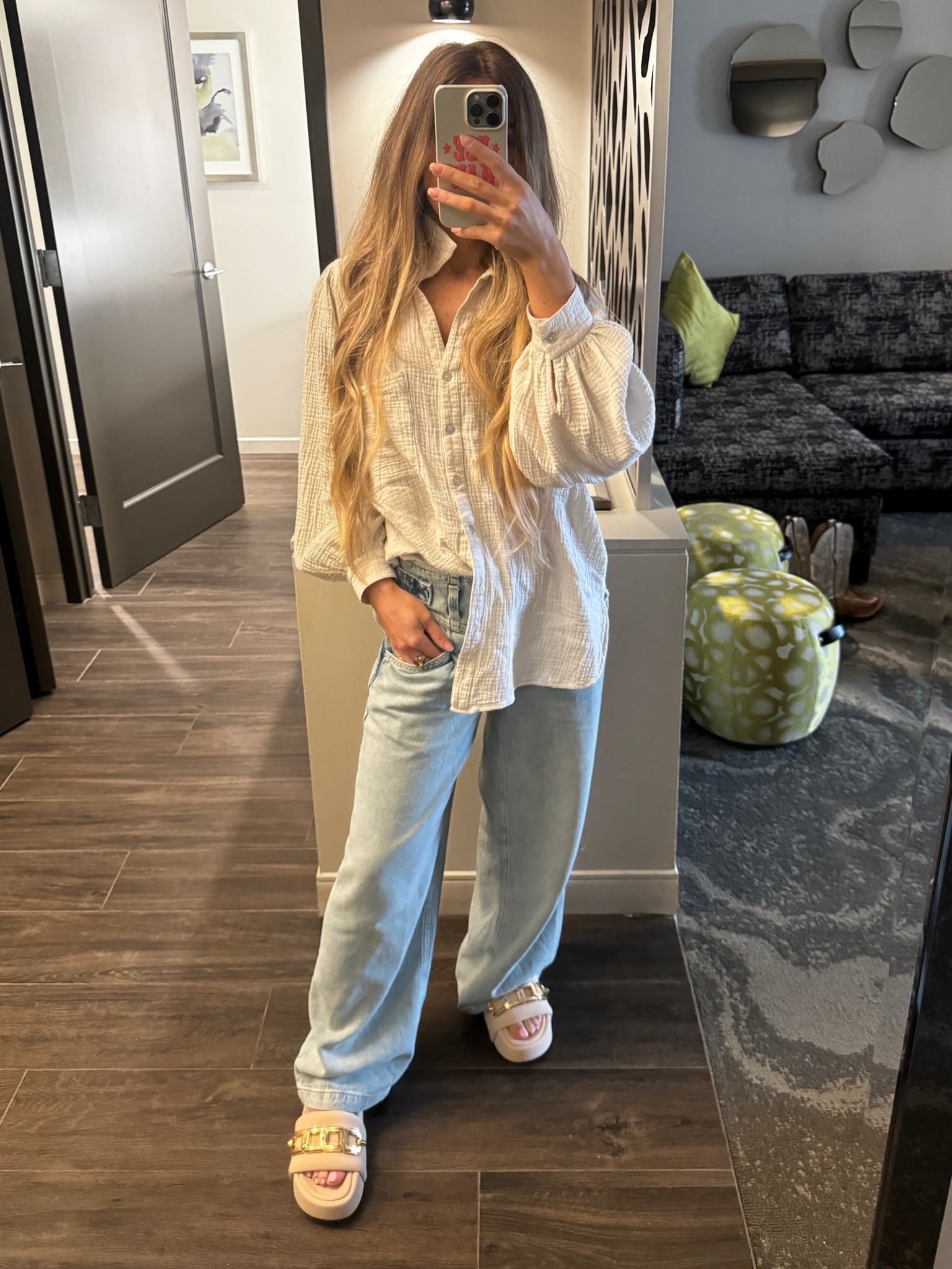  Casual outfit for travel day - ☀️

#jeans #springoutfit #traveloutfit 

#LTKfindsunder50 #LTKtravel #LTKstyletip