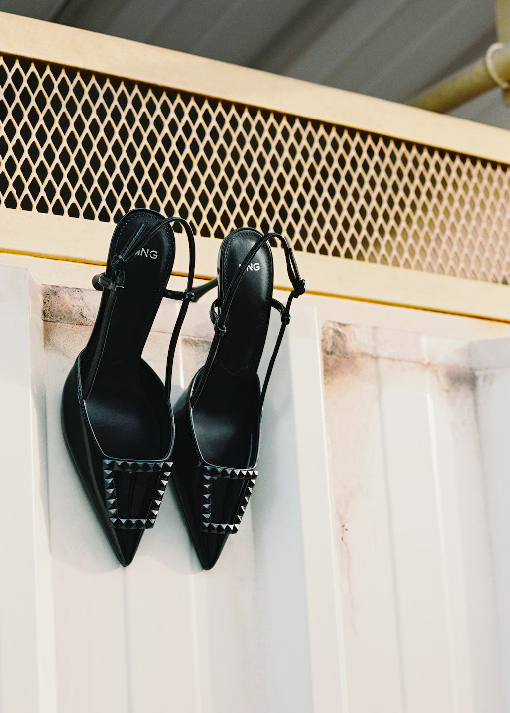 Patent leather slingback-heeled shoes - Women | MANGO USA | Mango (US/MX/AU)