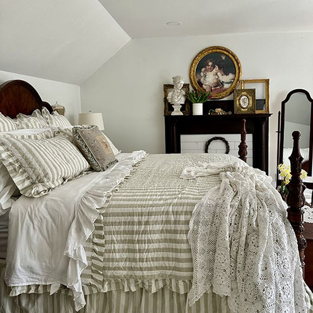 Classic Country Stripe Ruffled Quilt Set | Antique Farm House