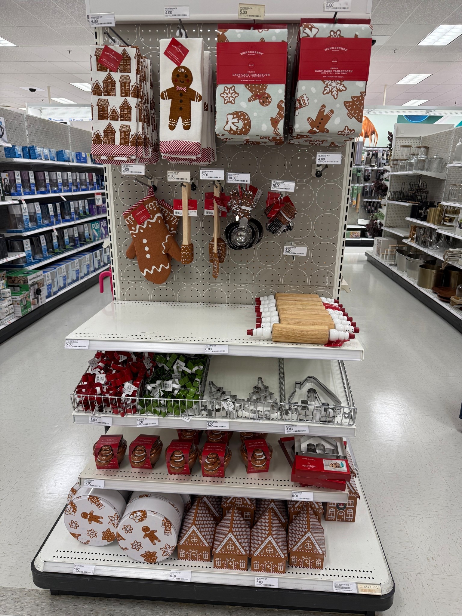 Gingerbread kitchen decor!

#LTKSeasonal #LTKHoliday #LTKGiftGuide