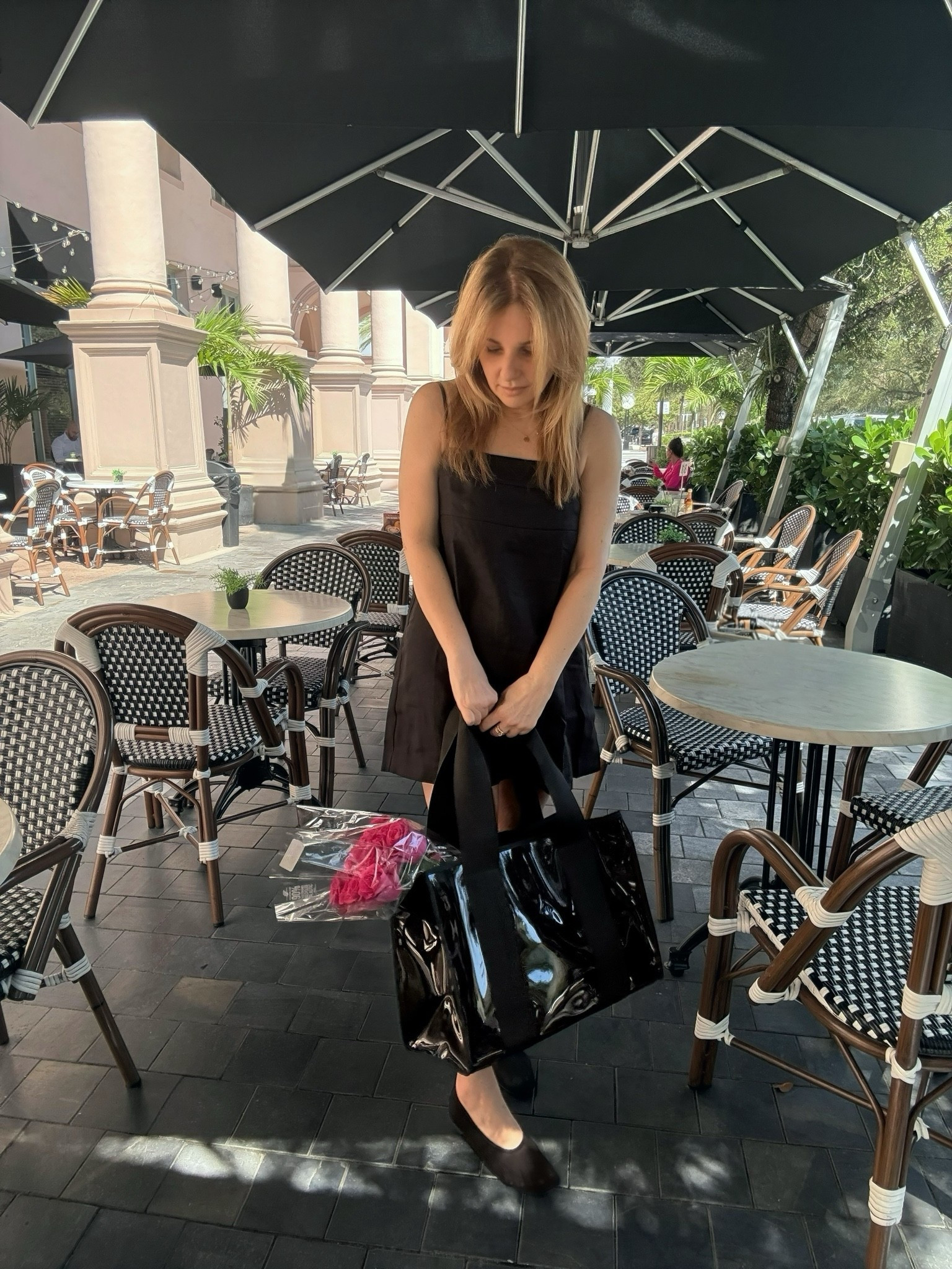 This Jelly Tote from Case-Mate 🖤 #ad @casemate

It’s minimalist, monochromatic, waterproof and lightweight. Comes w a waterproof pouch for makeup or a phone.

Perfect carryall tote for the beach, farmers market, grocery store, gym, kids sports or day trip. Comes in lots of colors with coordinating accessories. This is Midnight Black, almost an opaque black, click links below to see all color options.

#LTKselfcare #LTKSwim #LTKTravel