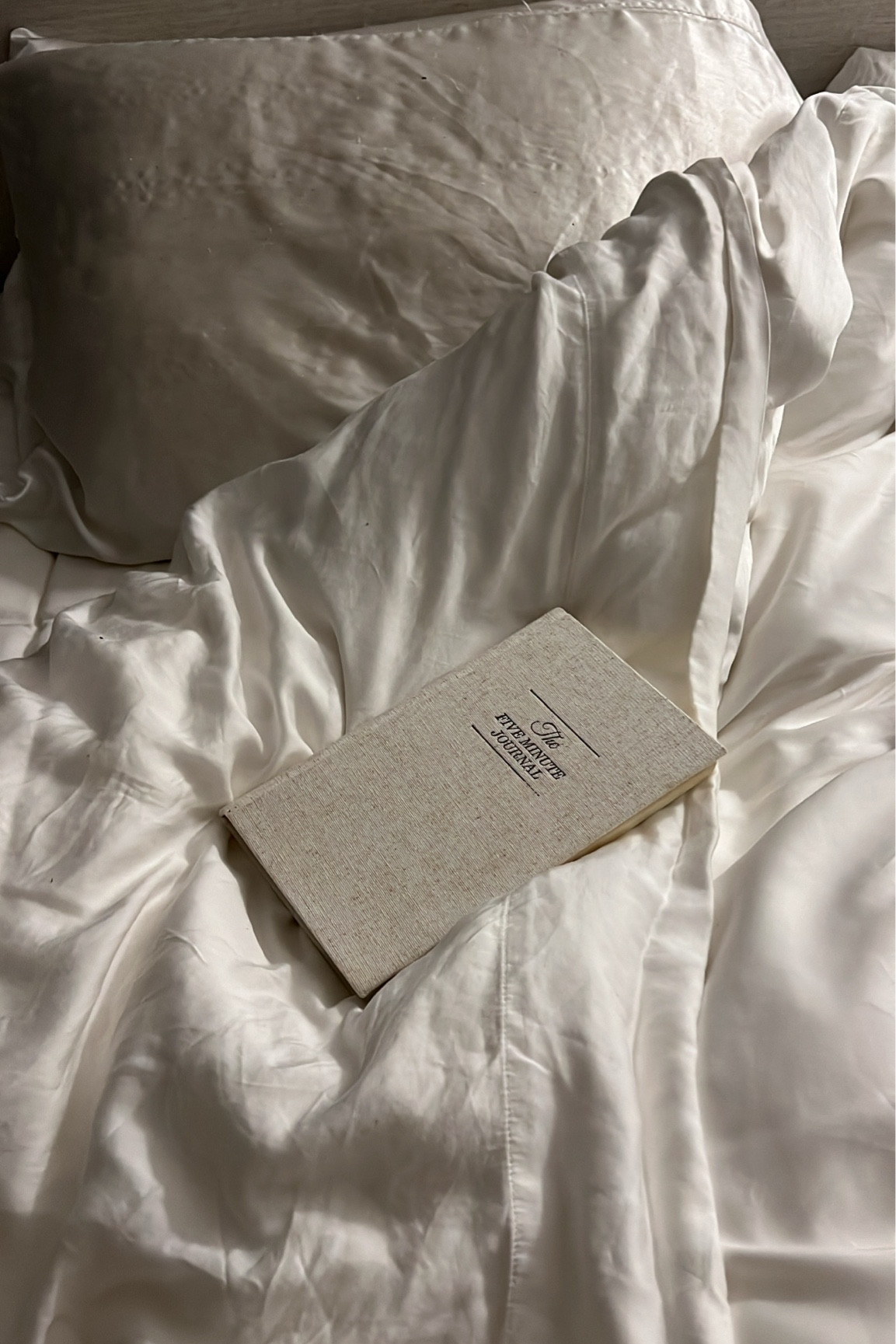 Some of my favorite purchases ever. If I could gift everyone these sheets & this book to everyone, I would! Genuinely life changing. Also the duvet is beyond cozy too.