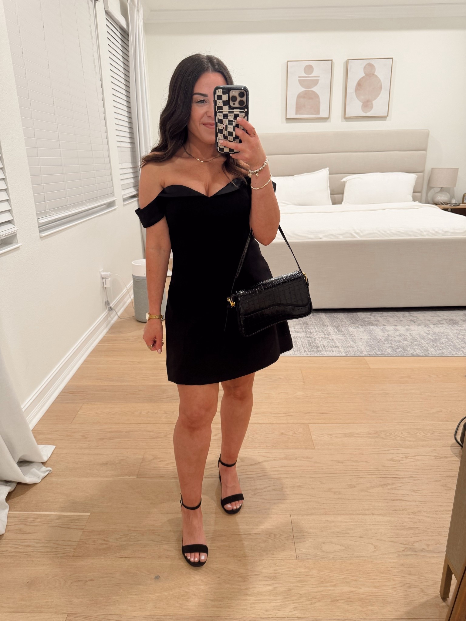 The cutest LBD for a night out.🖤



#LTKgrwm #LTKootd