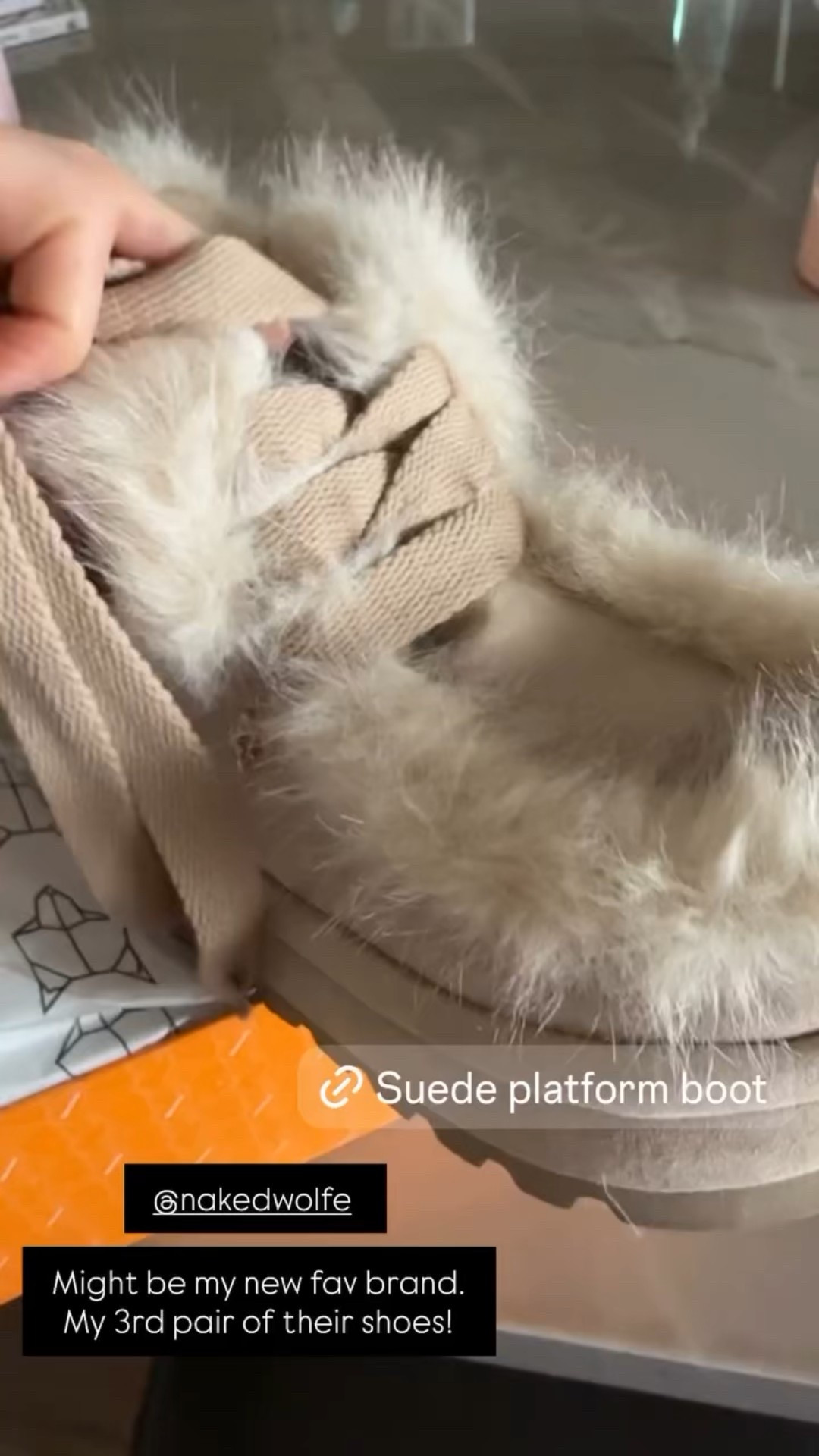 Can’t get over how cute these are. And a great alternative to Ugg’s!

#LTKdayinmylife #LTKOver40 #LTKSeasonal