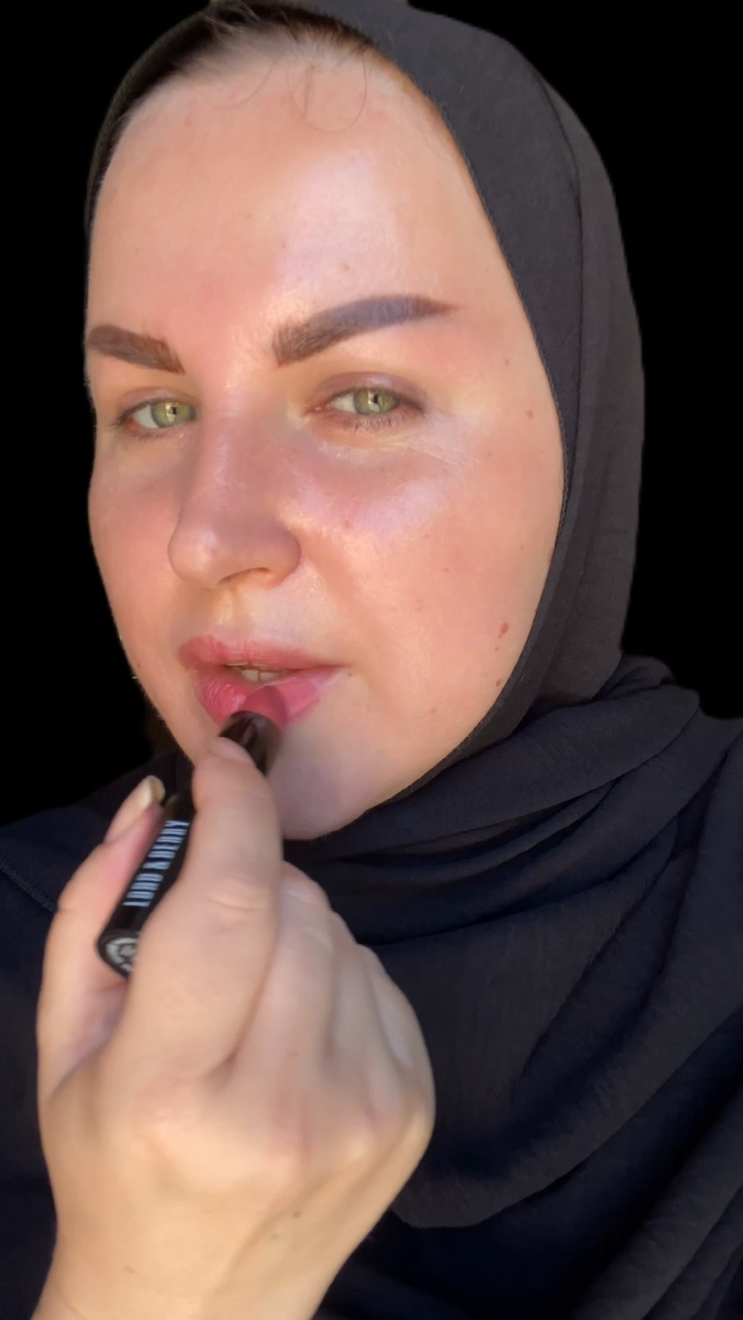 POV : you live in Italy
The Dolce Vita Essentials 
💄 Bold Lipstick 
🕶️ Black Sunnies
🍝 Pasta


#LTKHome #LTKBeauty #LTKStyleTip