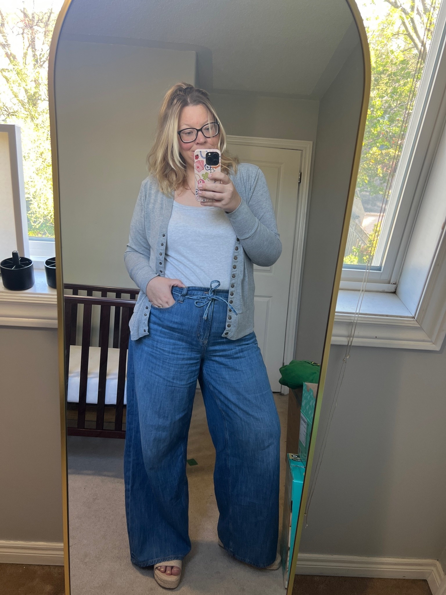 Put on real clothes today

#LTKcanada #LTKjeans