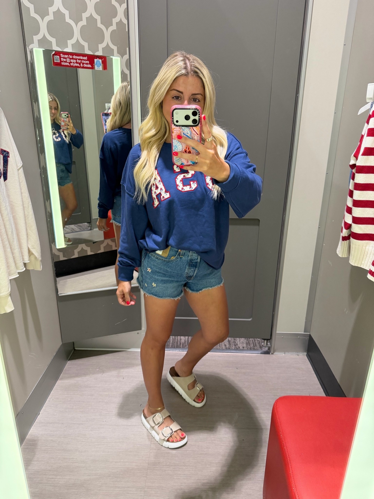 4th of July outfit✨
Small U.S.A. sweater 
Denim shorts 27
Sandals tts