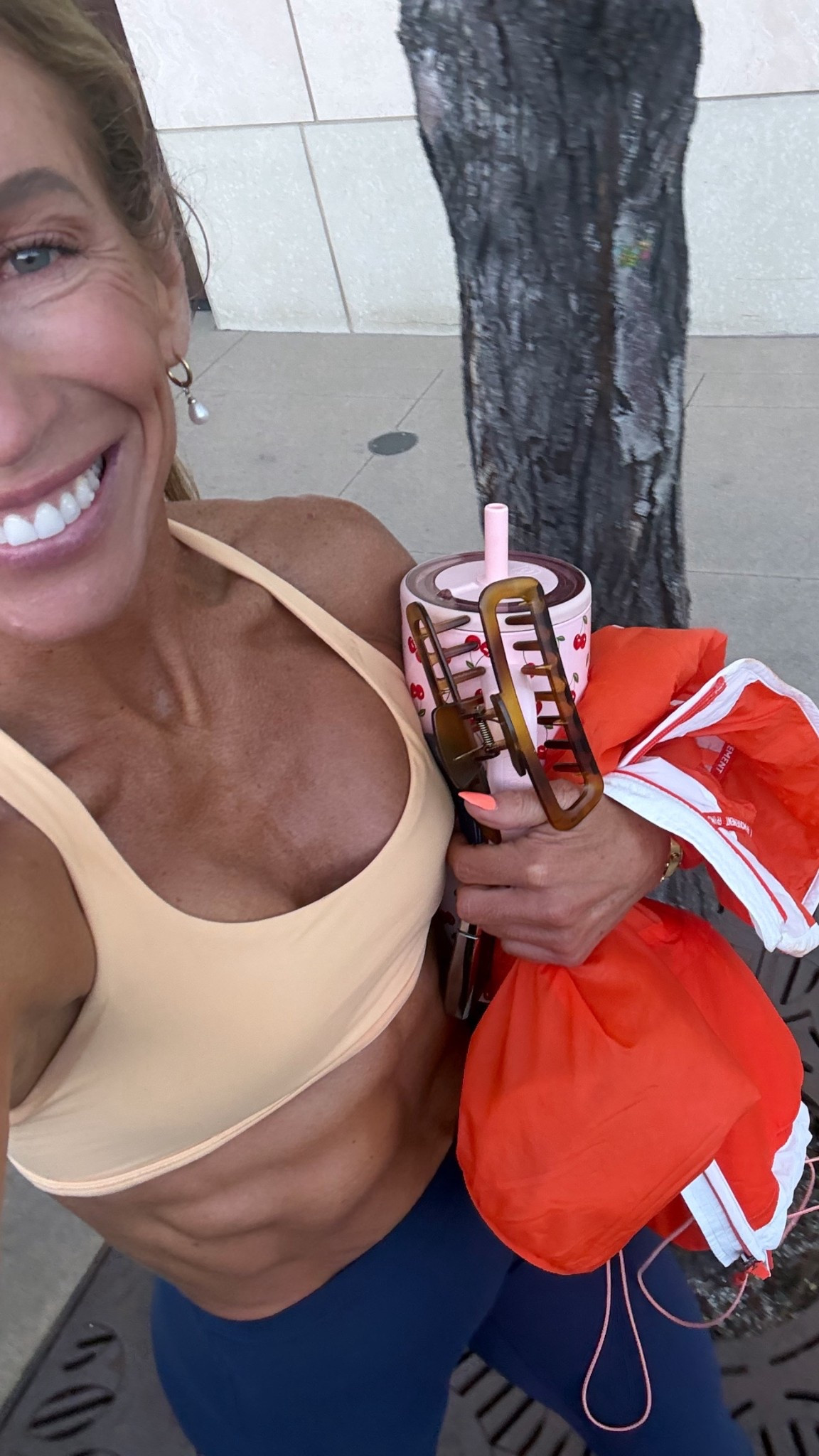 Top 4 Bottoms 2 Jacket xs 

#LTKmomlife #LTKActive #LTKdayinmylife