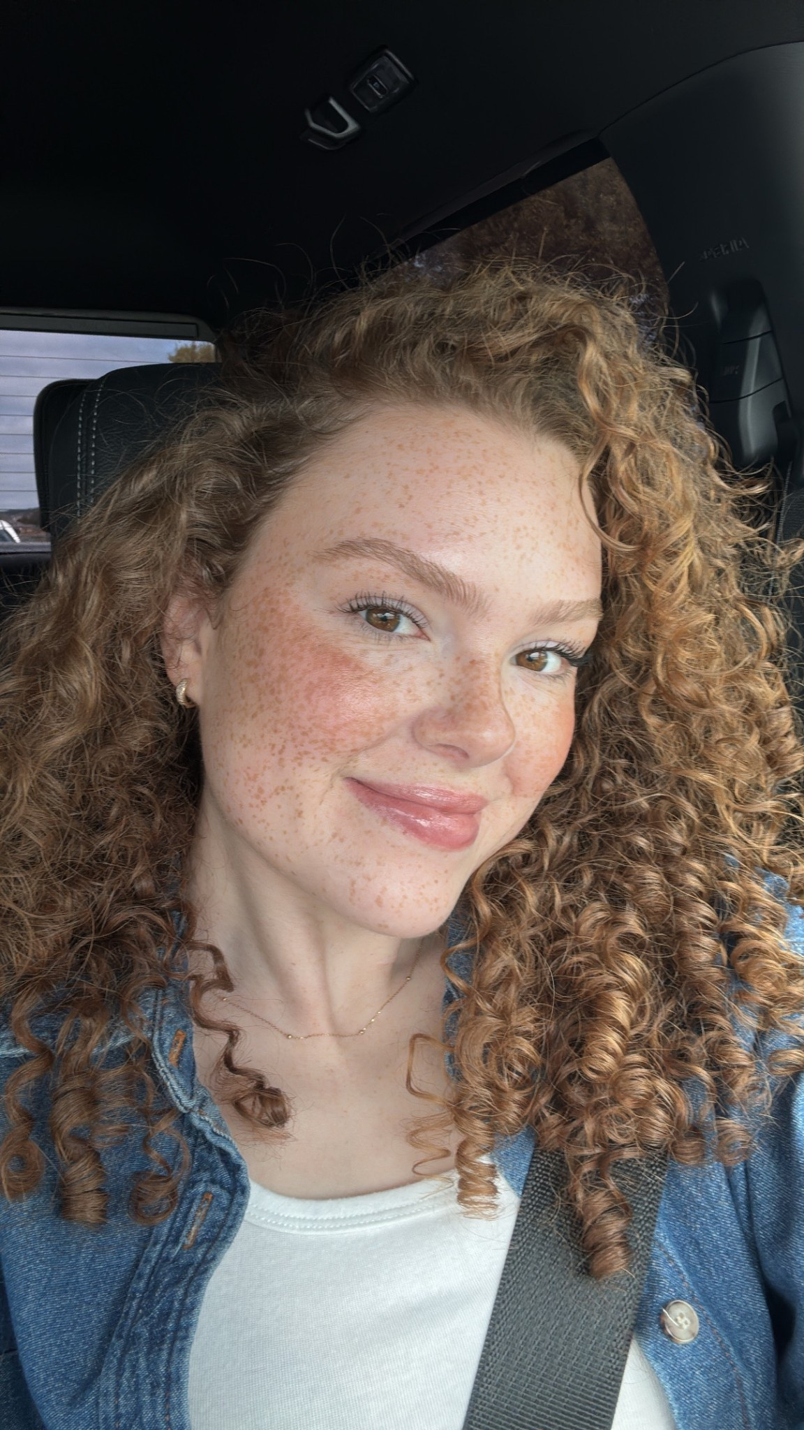 Merit blush in Stockholm 
Kosas blush in dreamland 
Kosas liner in paint my number 
Summer Fridays gloss in blush dreams 