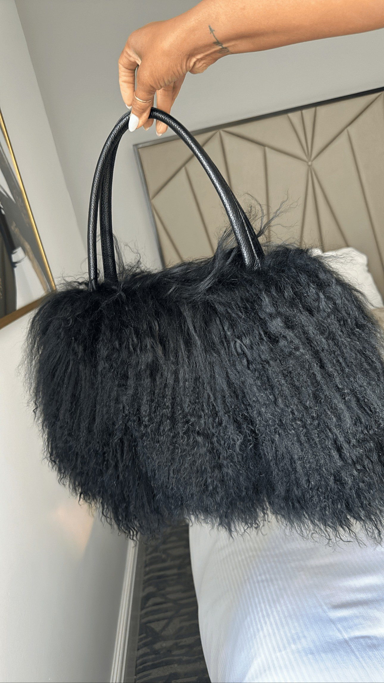 we keep selling out this bag - it’s my FAVORITE! Hurry up 🏃🏾‍♀💨fa﻿shion / outfit accessory /cute and chic outfit / amazon finds / gifts for her / great finds / style tip / bag obsession#LTKMostLoved

#LTKstyletip #LTKitbag