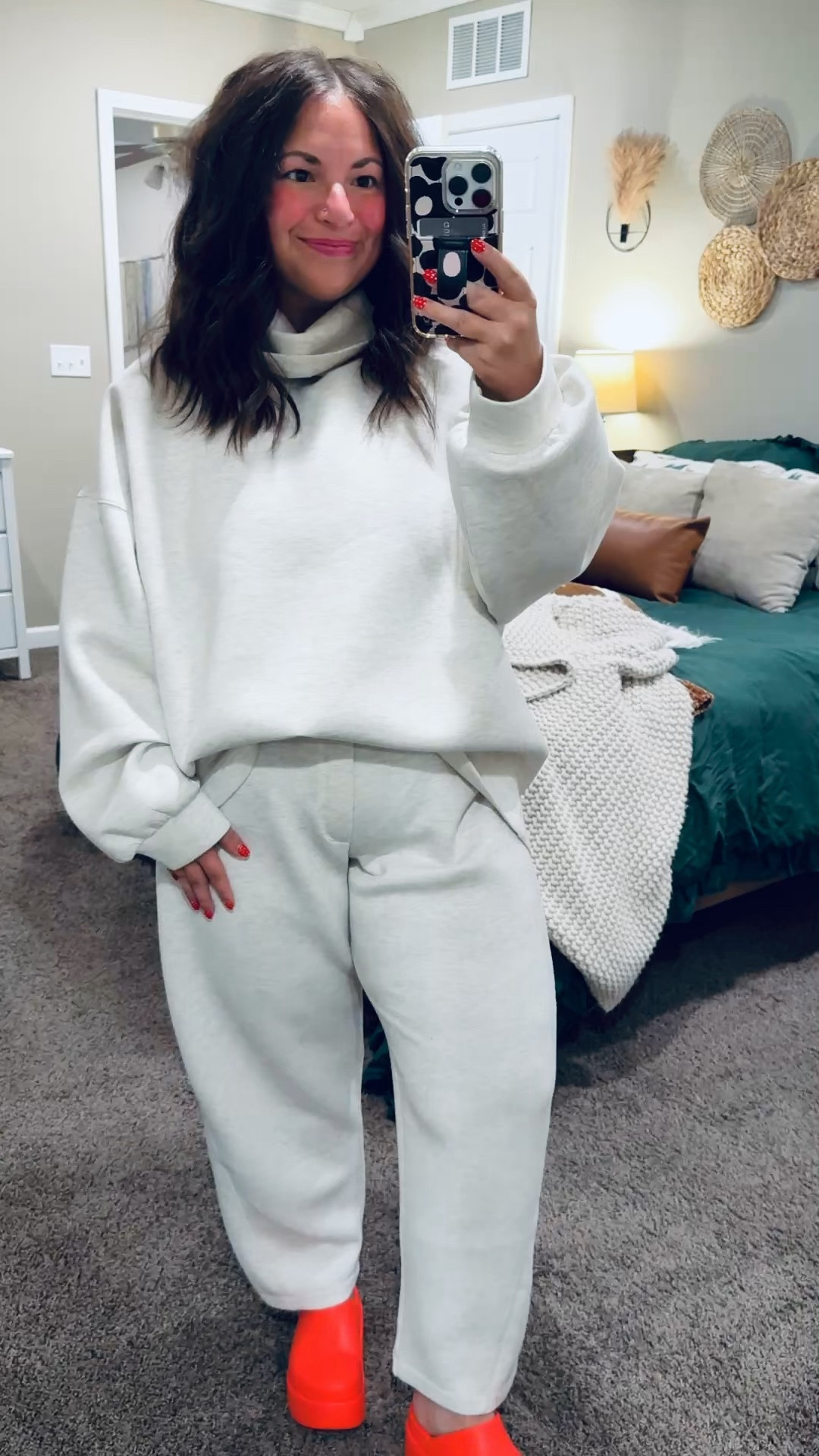 clogs: fit oversized // wearing a size 4
barrel sweats: fit true to size // wearing a large petite
mockneck: fits oversized // wearing an XL 

 

#LTKootd #LTKMidsize #LTKFindsUnder50