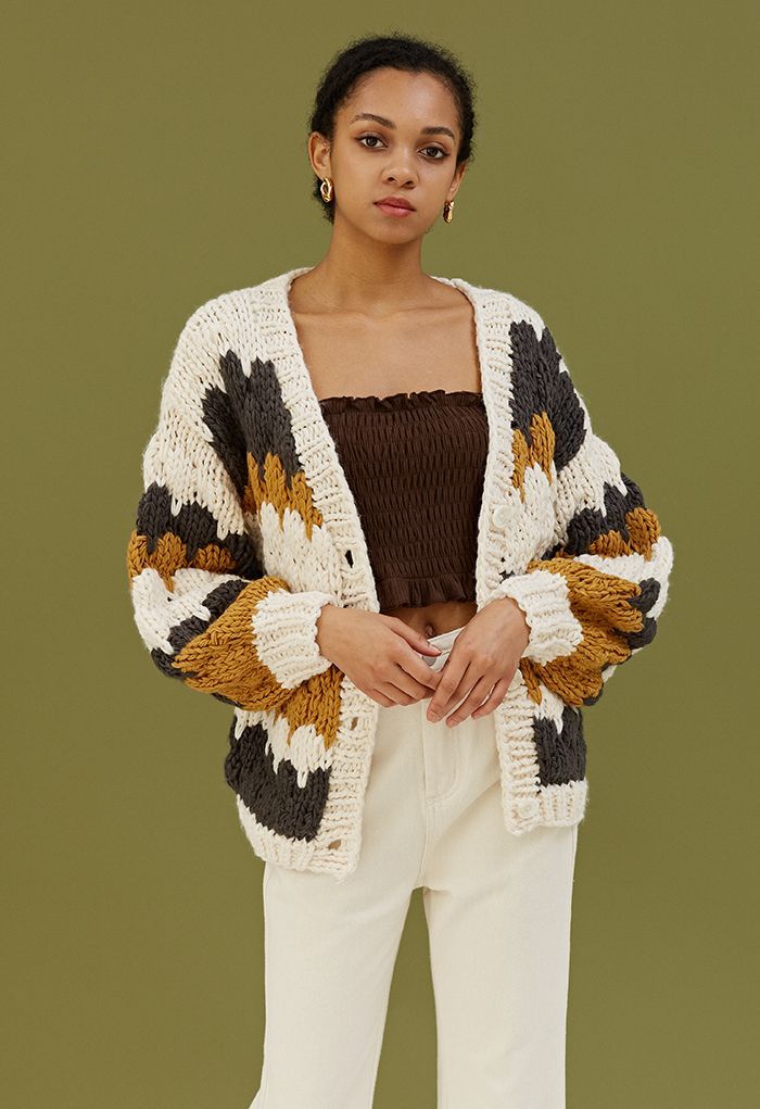 Color Blocked V-Neck Hand-Knit Chunky Cardigan in Smoke | Chicwish